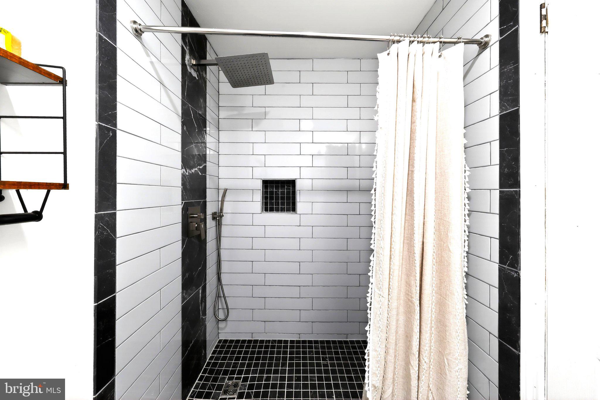 EAGLE GLEN - Residential