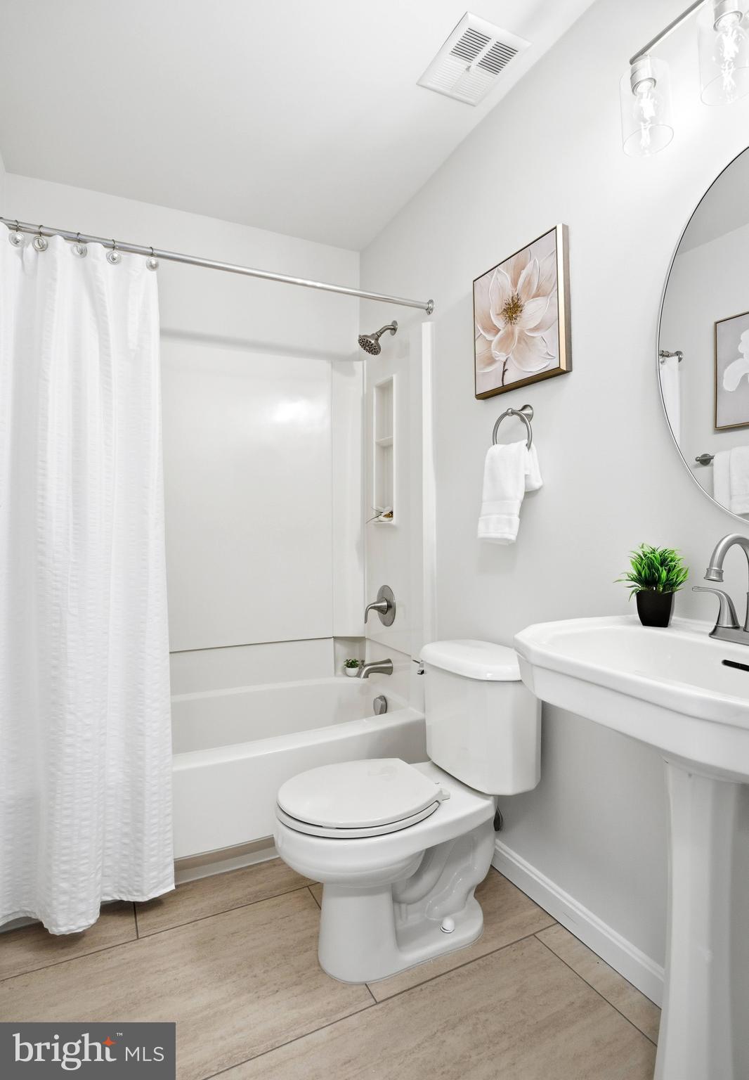 PEPPER TREE - Residential