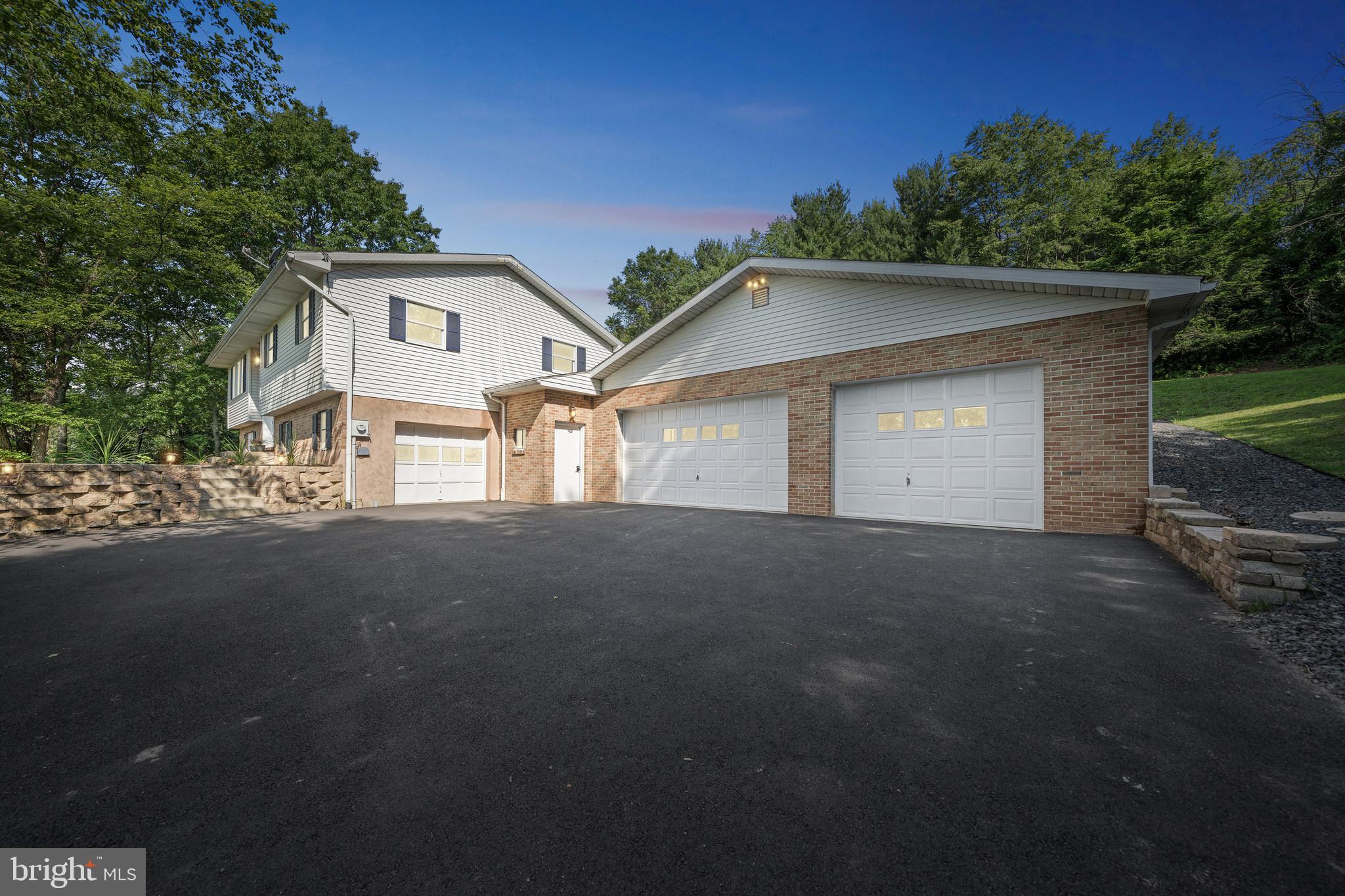 2922 DOGWOOD DRIVE