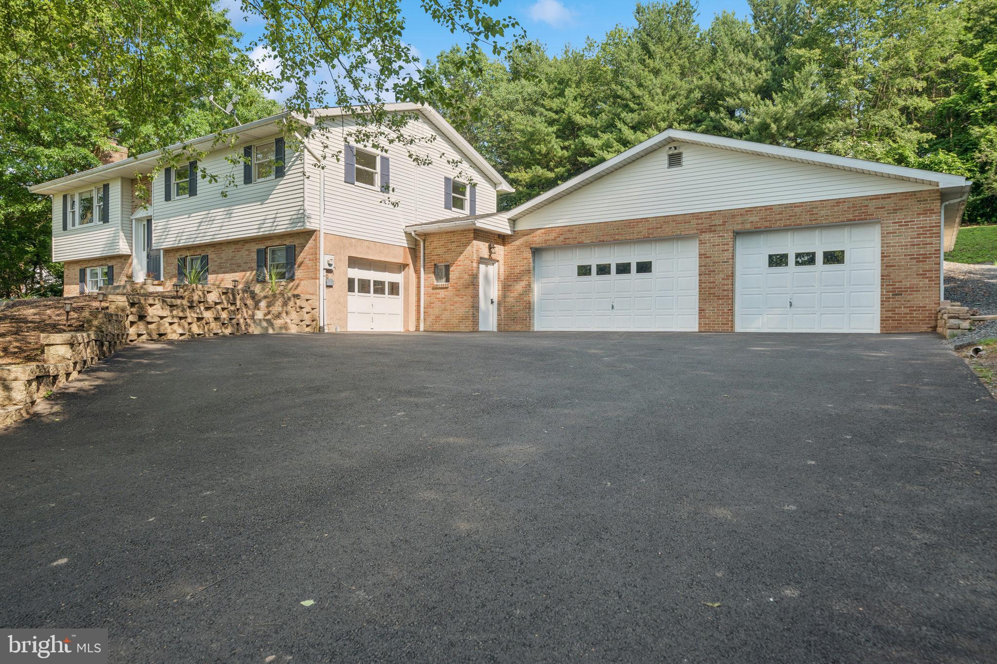 2922 DOGWOOD DRIVE