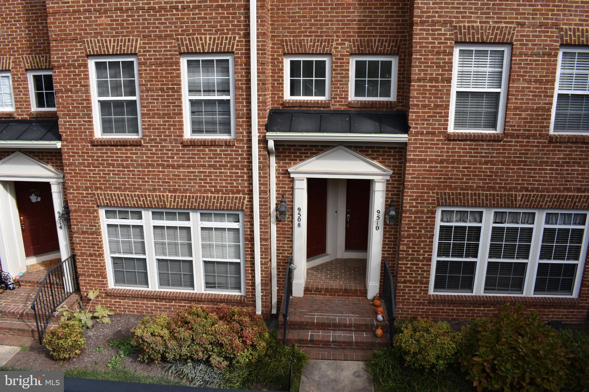 THE TOWNES CONDOMINIUM - Residential