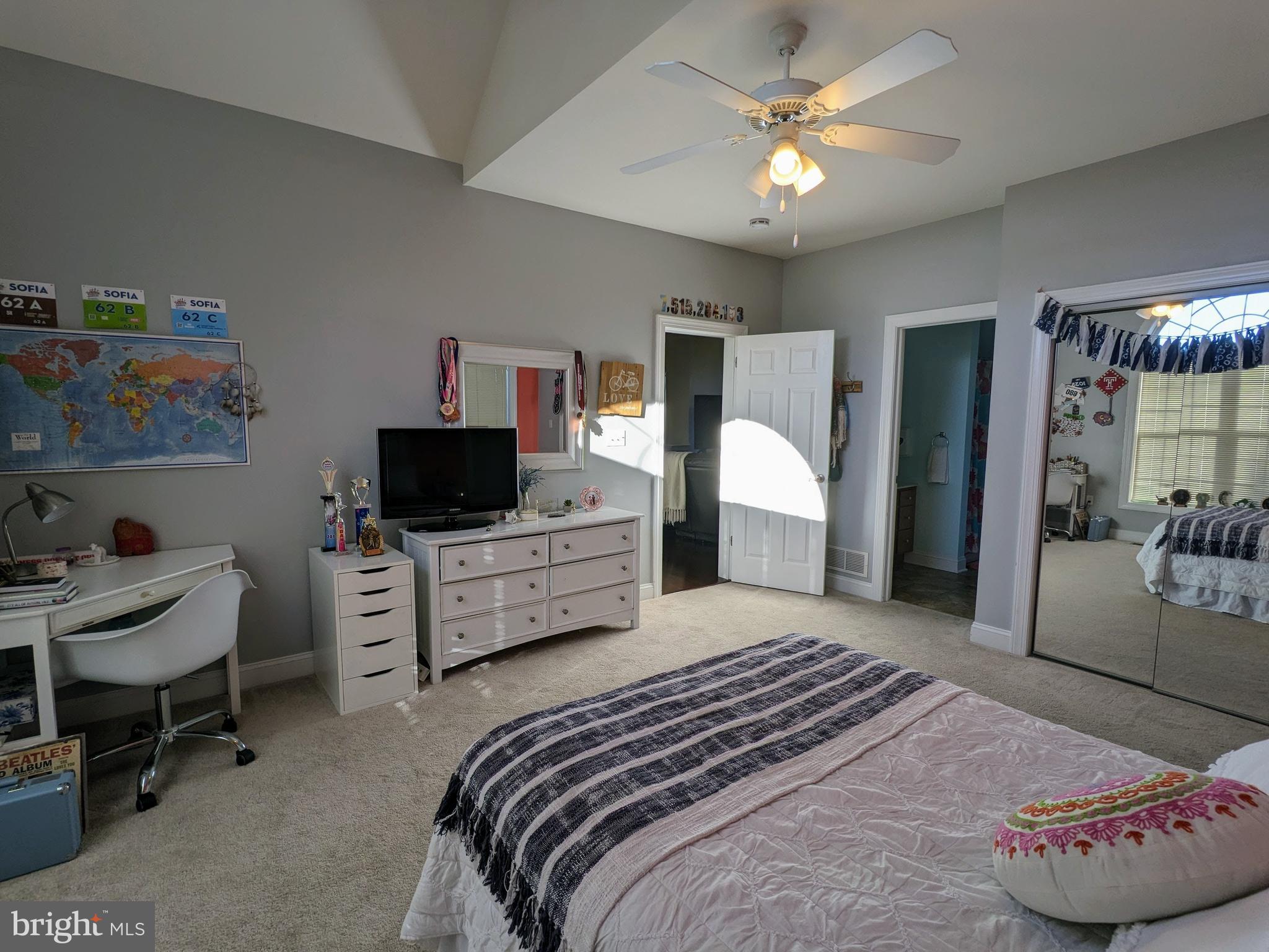 FOX RIDGE FARMS - Residential