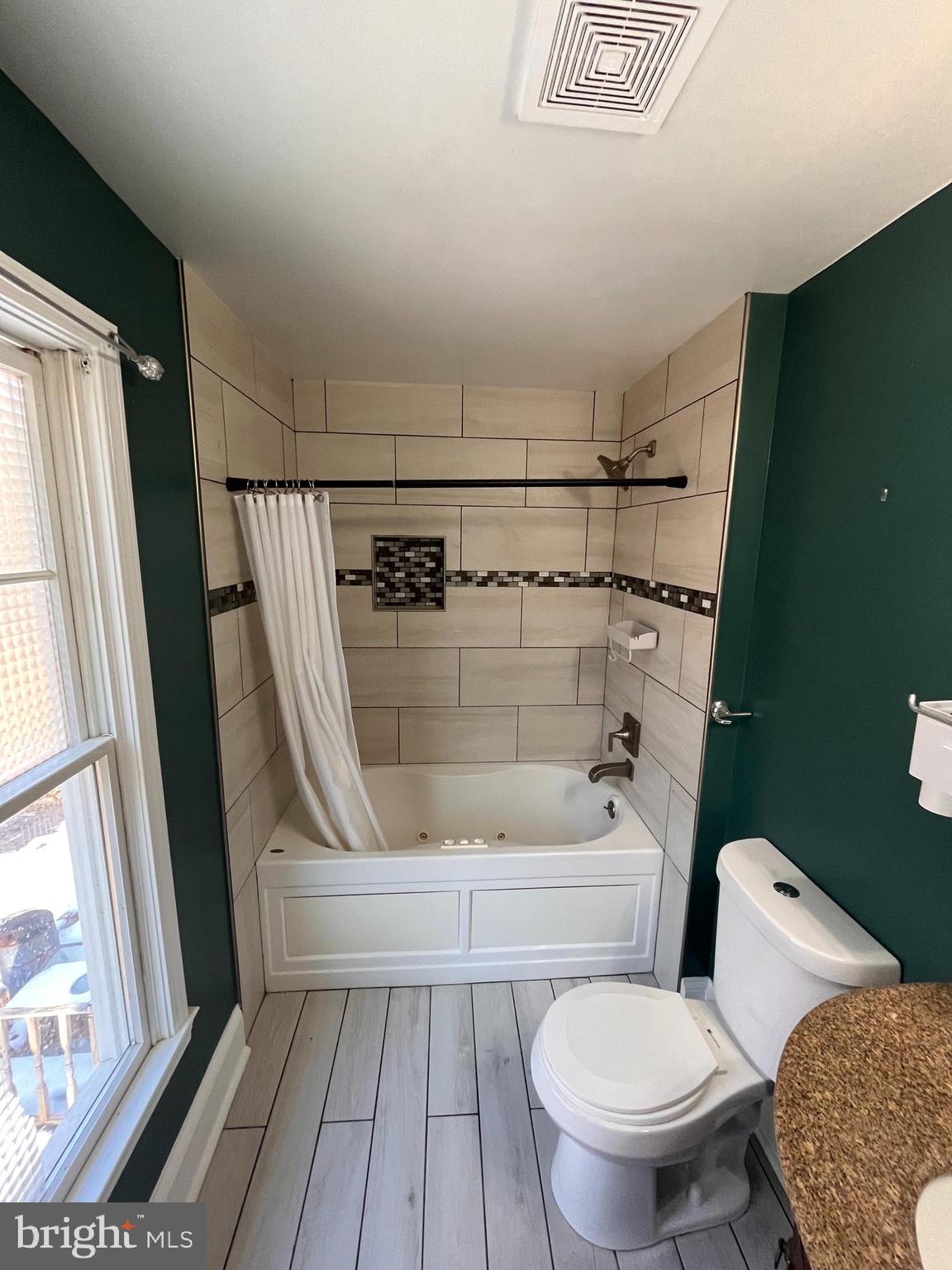 SMALLWOOD EST SUB - Residential Lease