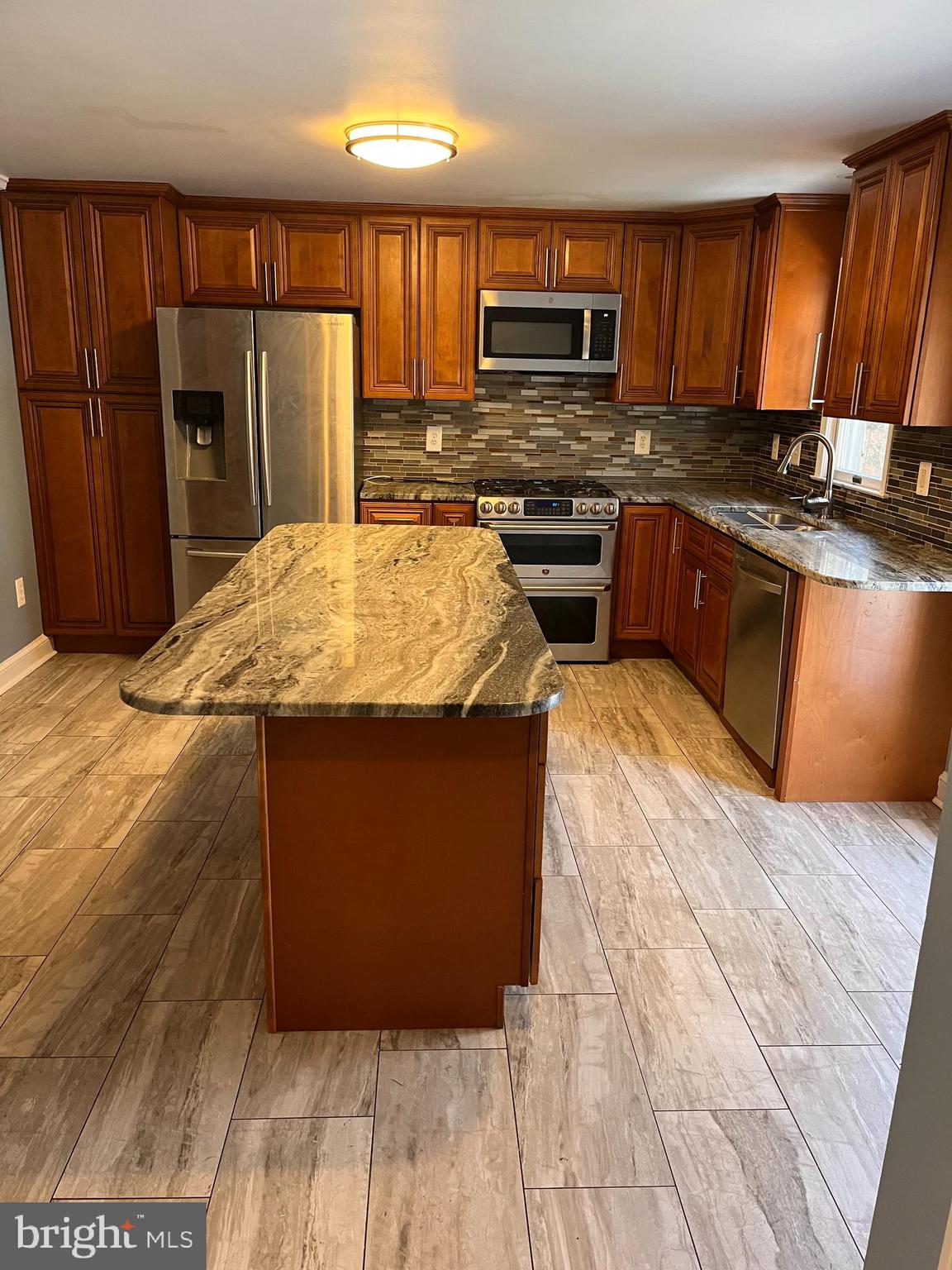 SMALLWOOD EST SUB - Residential Lease