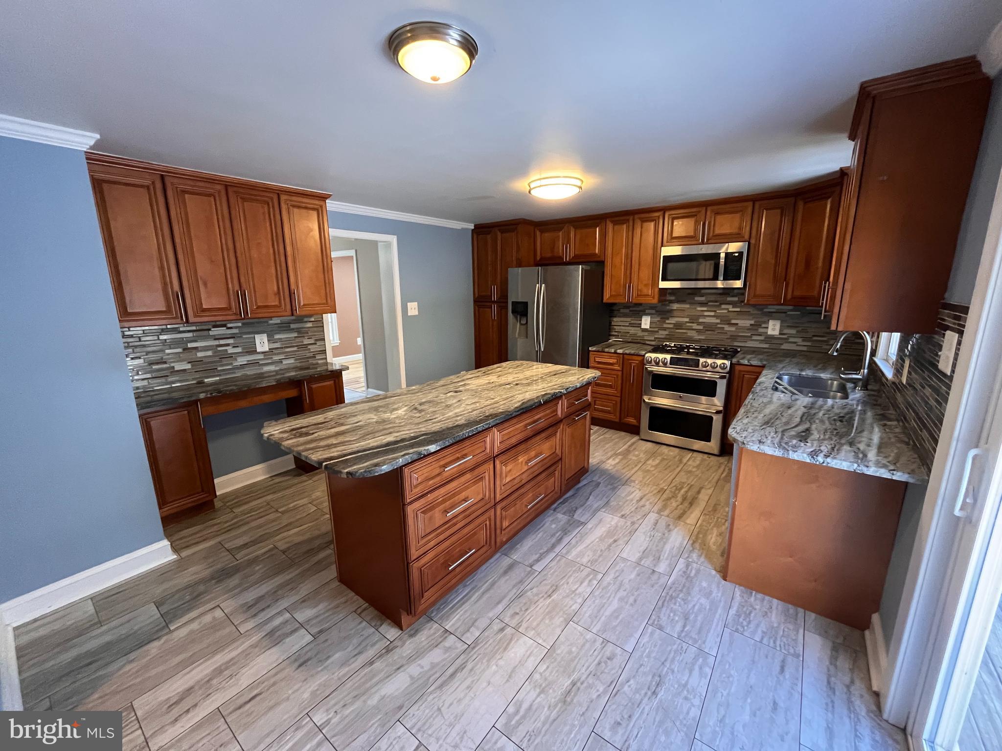 SMALLWOOD EST SUB - Residential Lease