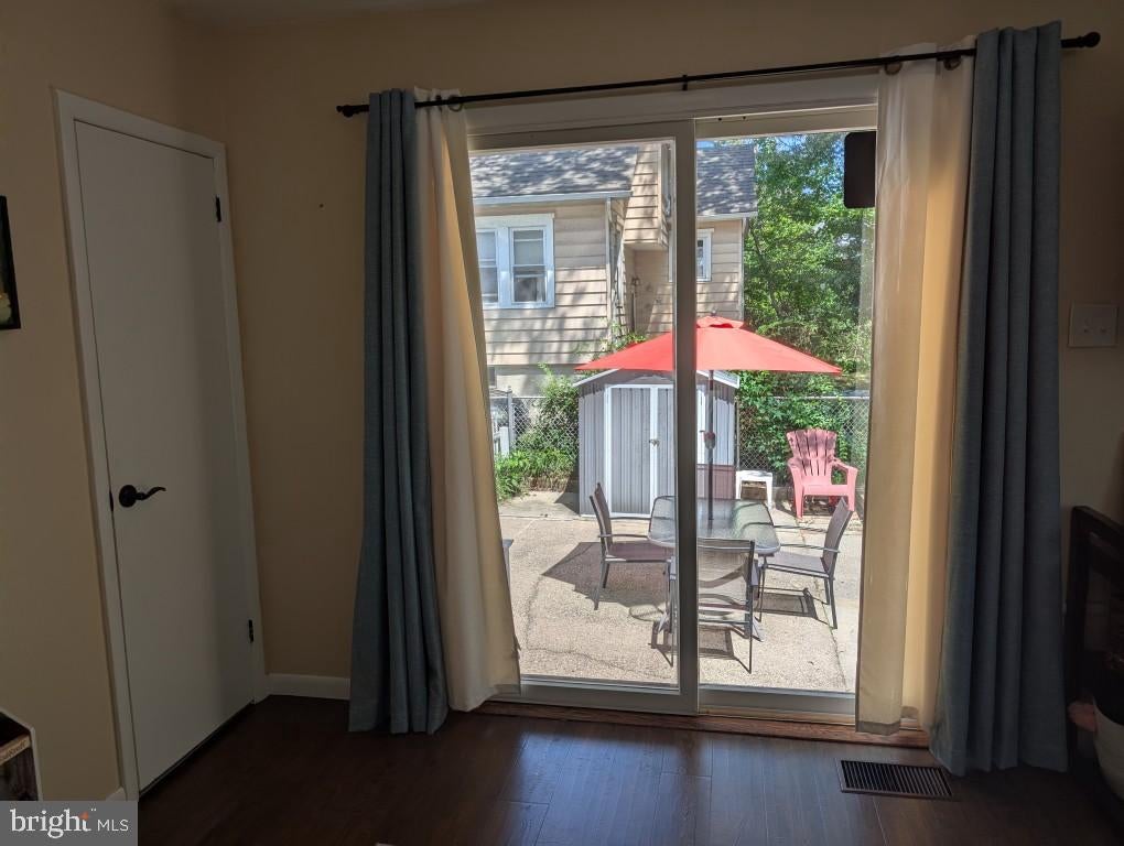 8 CONARD AVENUE MAIN LEVEL UNIT