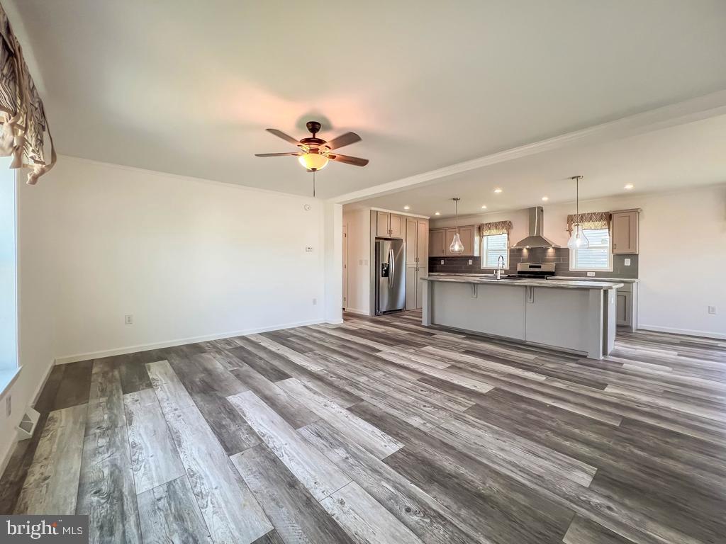 LINDALE VILLAGE - Residential