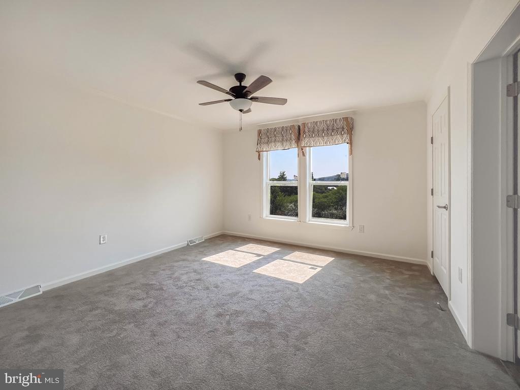 LINDALE VILLAGE - Residential