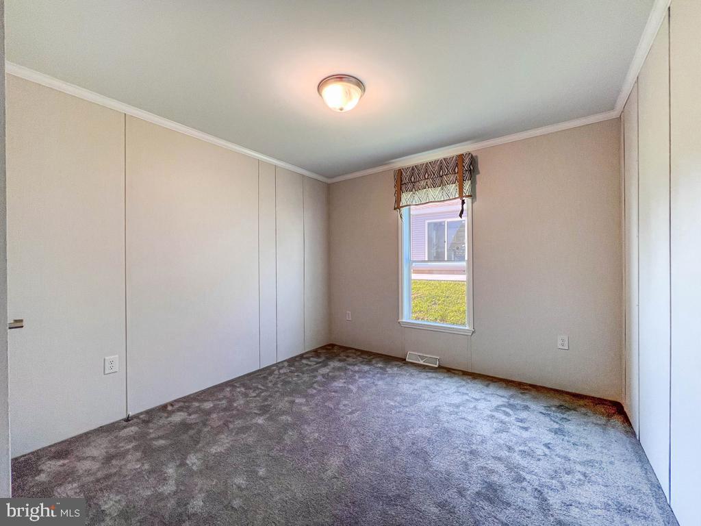 LINDALE VILLAGE - Residential