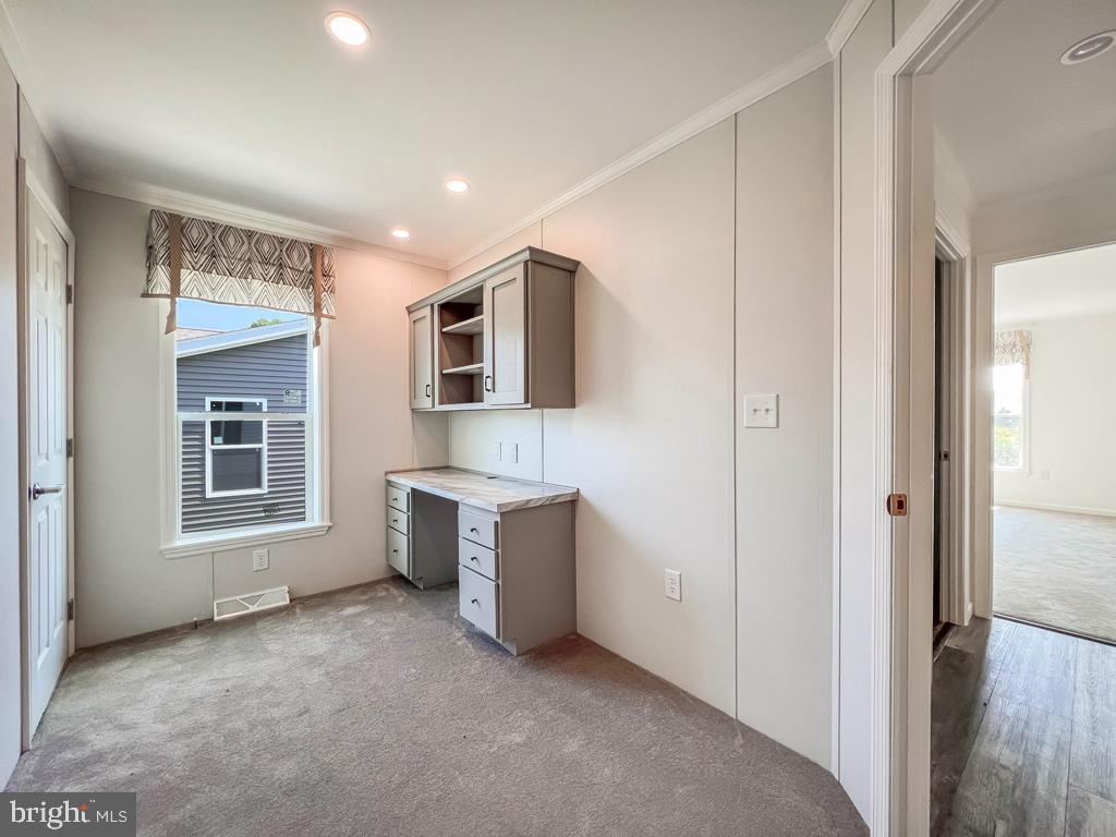 LINDALE VILLAGE - Residential