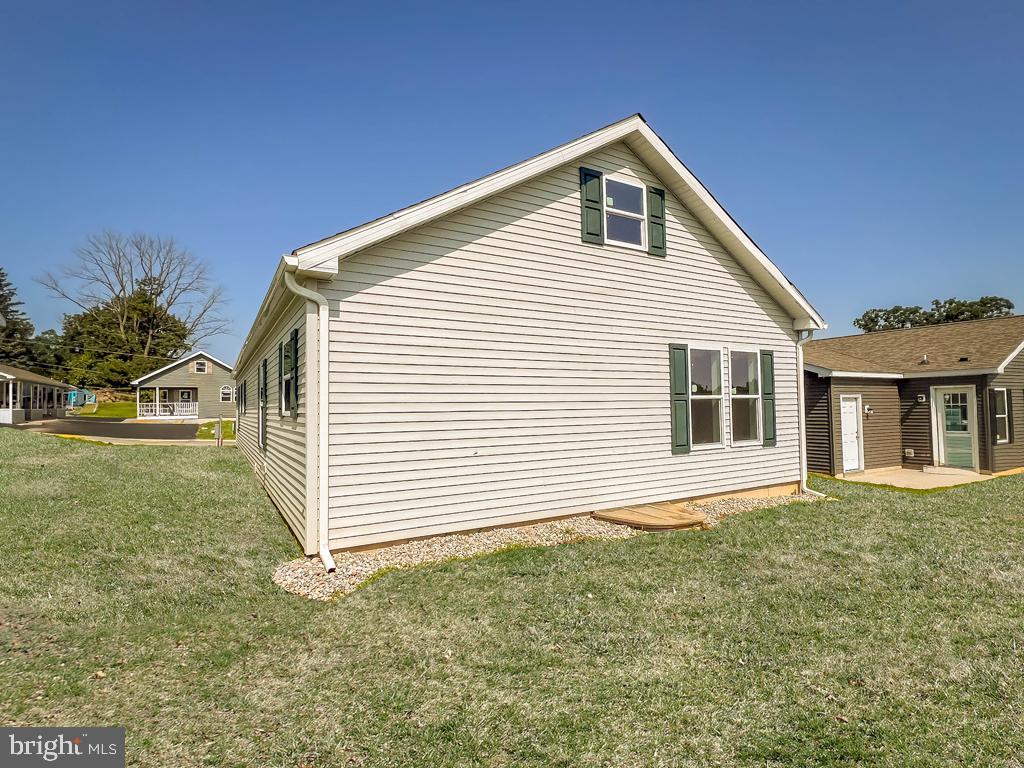 LINDALE VILLAGE - Residential