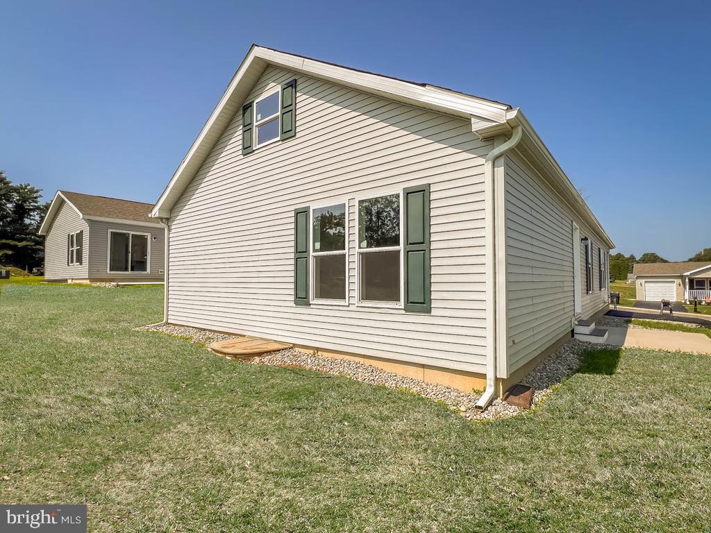 LINDALE VILLAGE - Residential