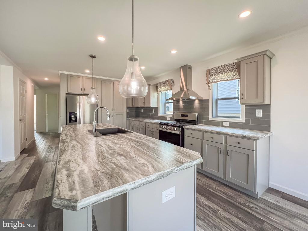 LINDALE VILLAGE - Residential