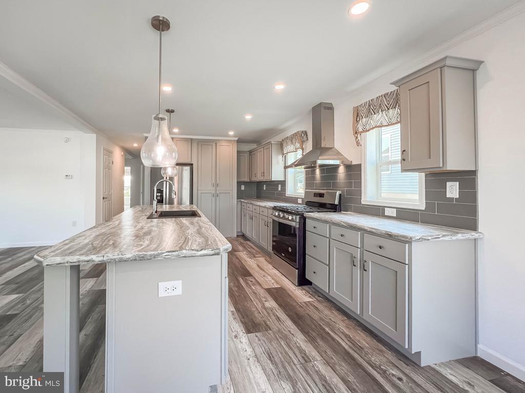 LINDALE VILLAGE - Residential