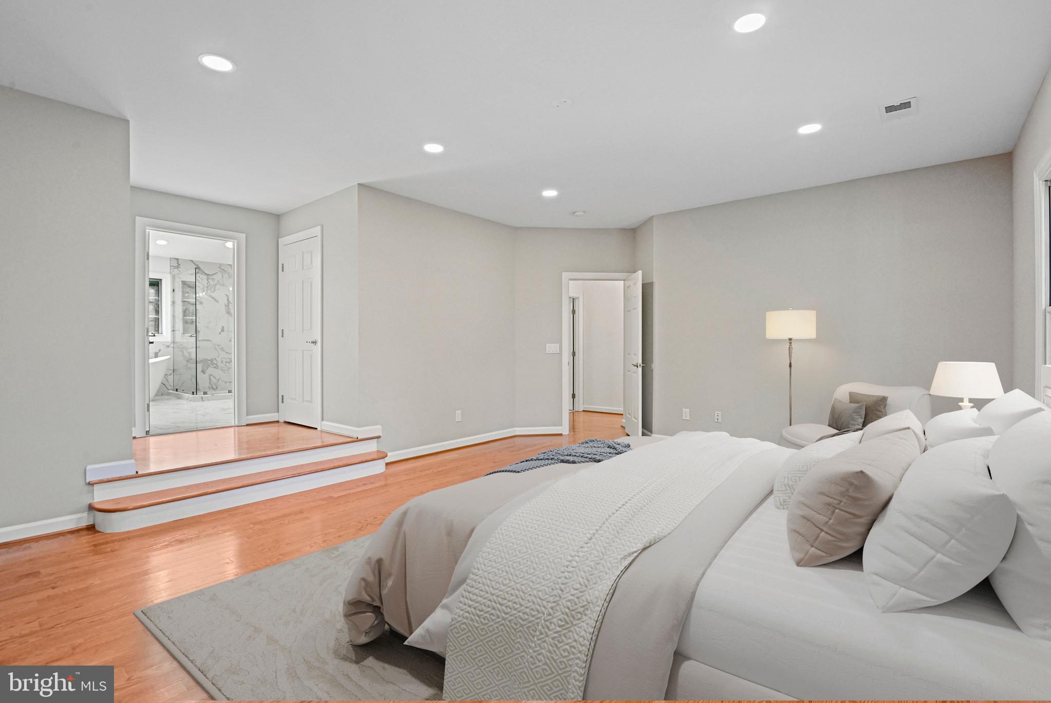 COURTHOUSE COMMONS - Residential