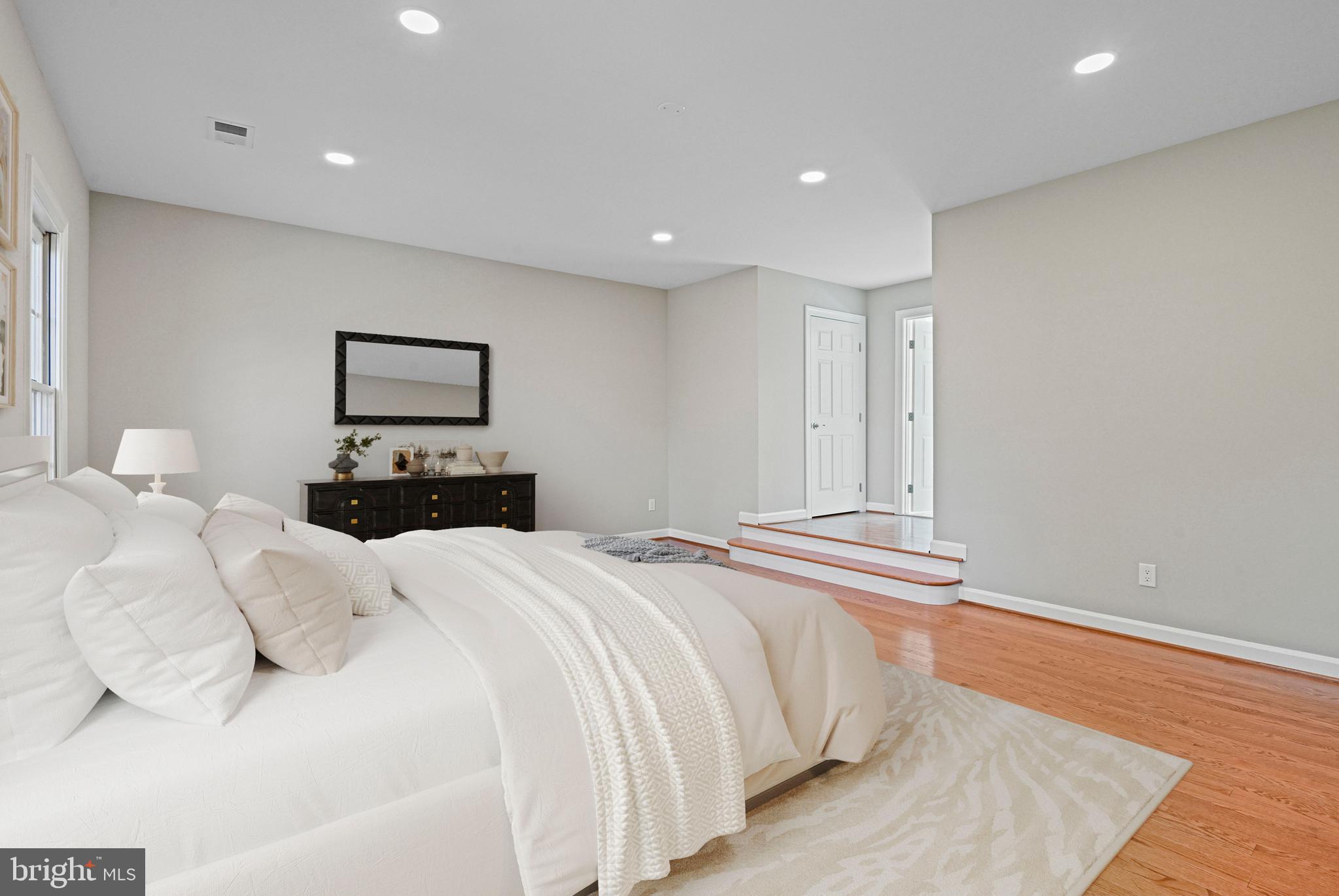 COURTHOUSE COMMONS - Residential