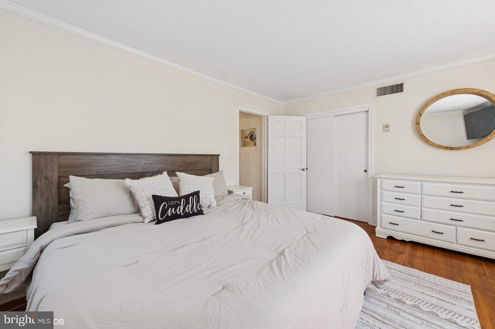 SOUTH CLIFTON - Residential