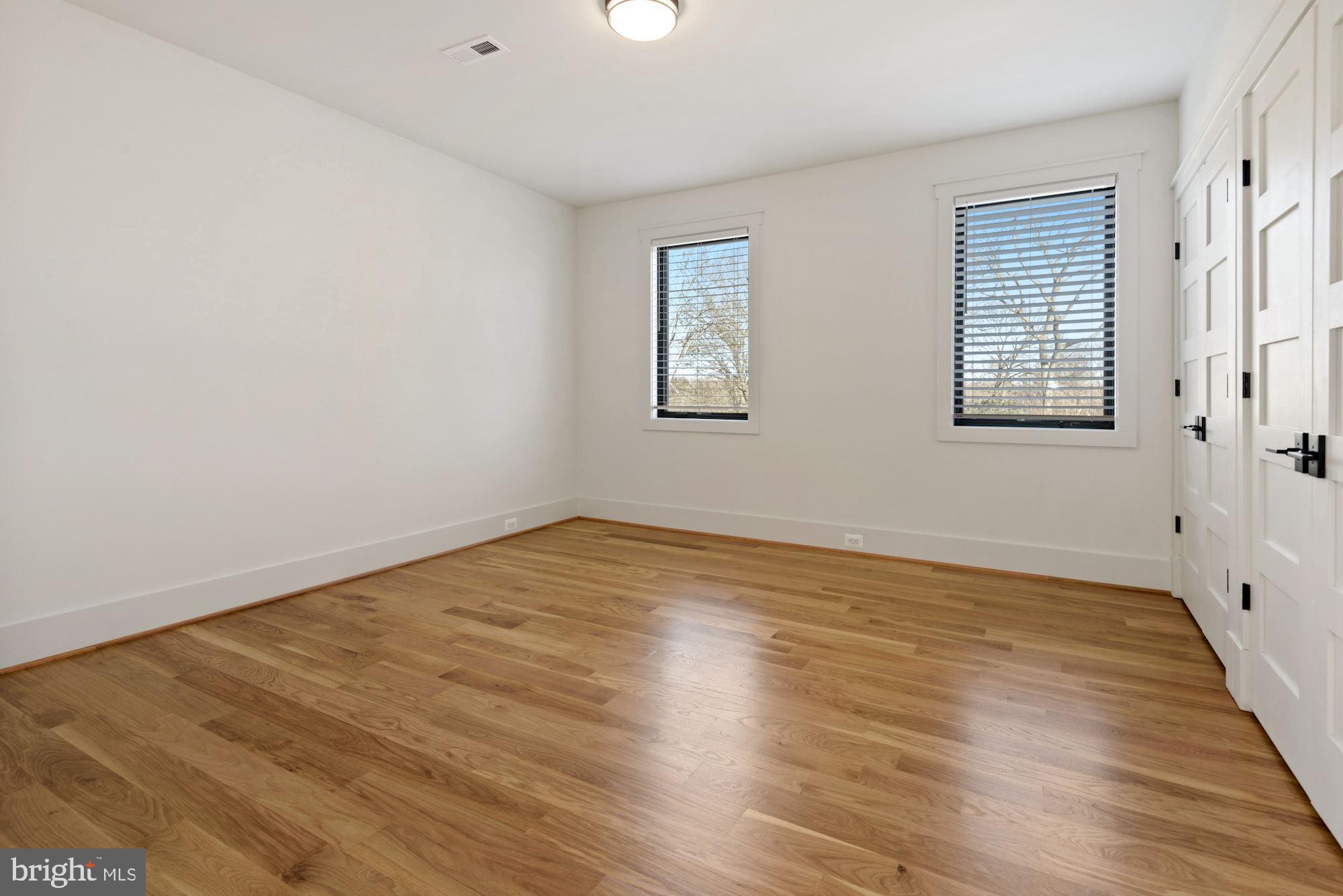 GOLF CLUB MANOR - Residential