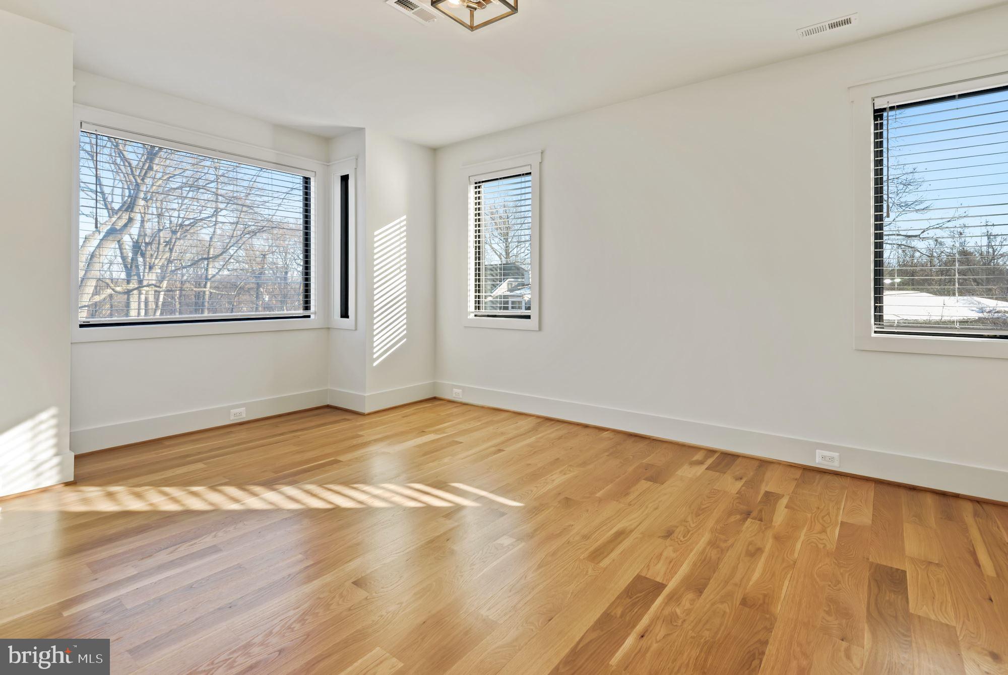 GOLF CLUB MANOR - Residential