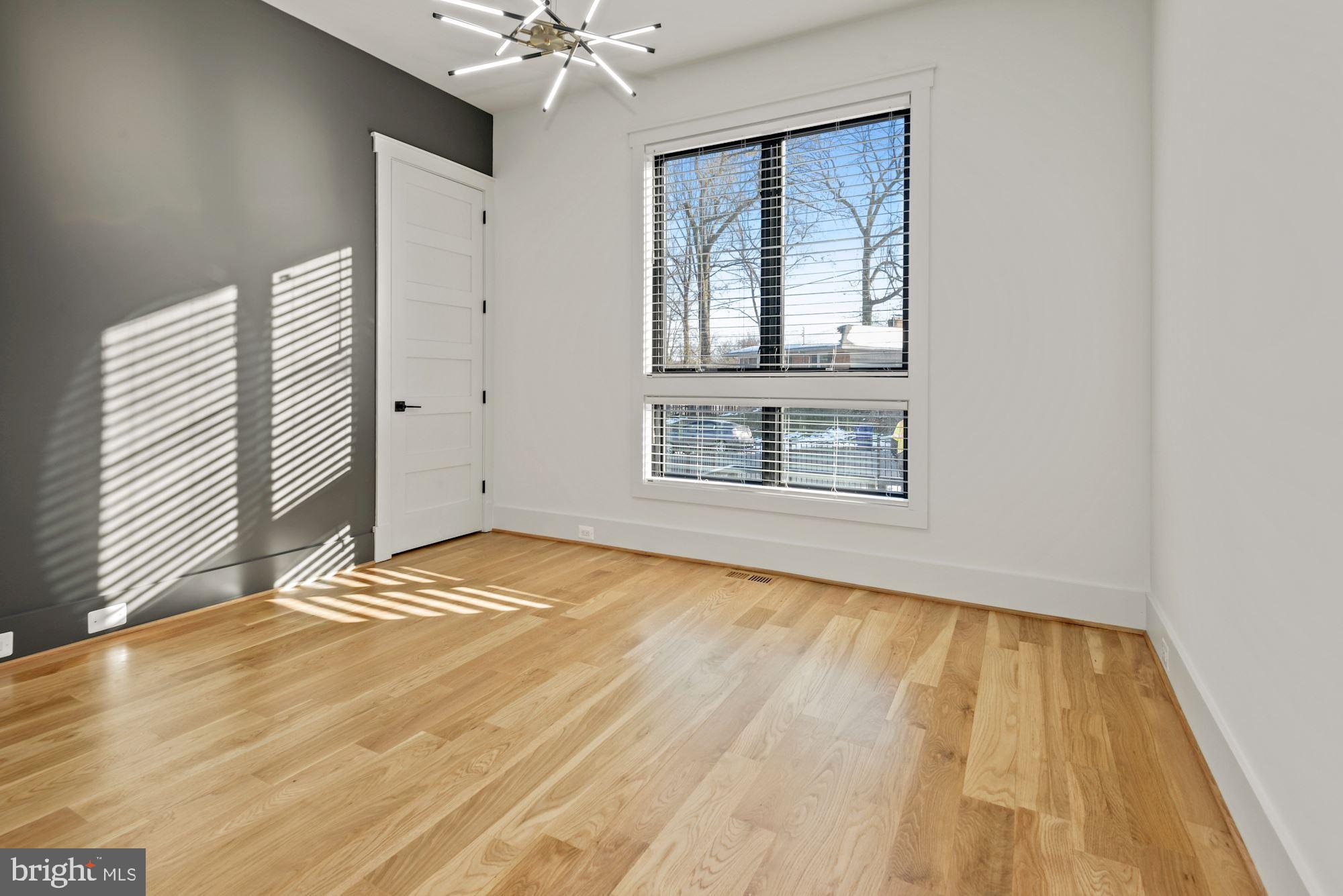 GOLF CLUB MANOR - Residential