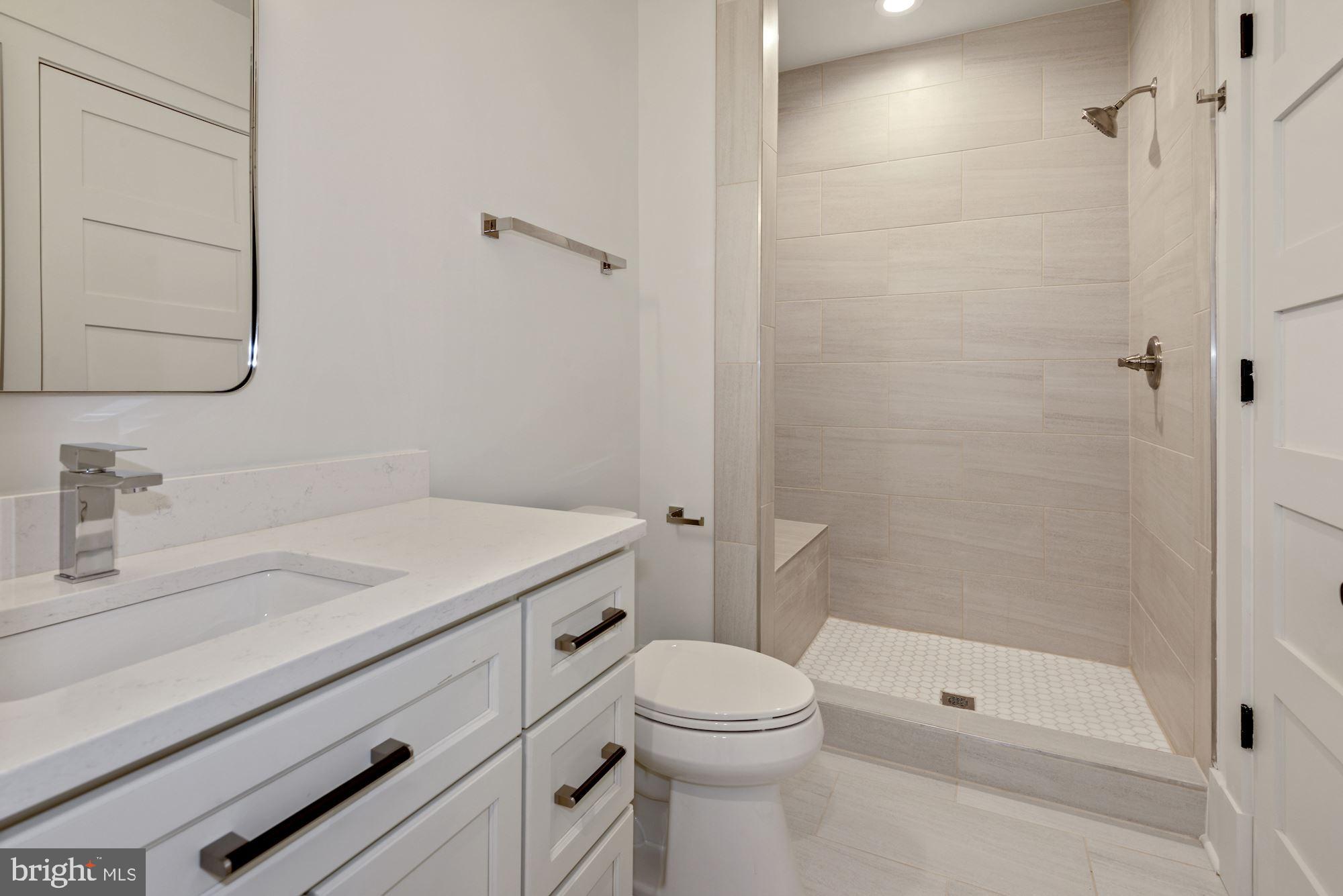 GOLF CLUB MANOR - Residential