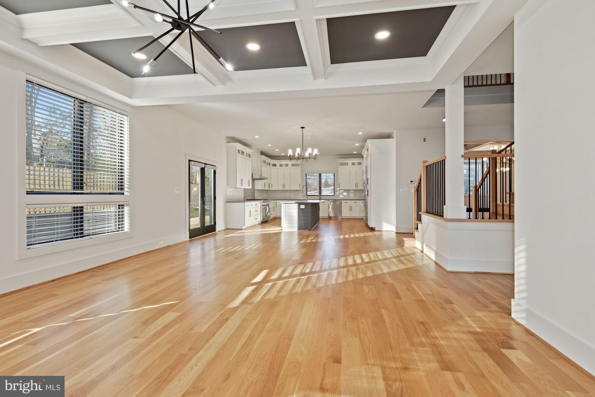 GOLF CLUB MANOR - Residential