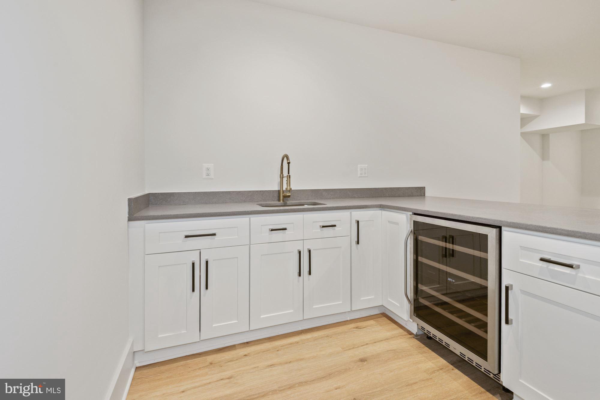 GOLF CLUB MANOR - Residential