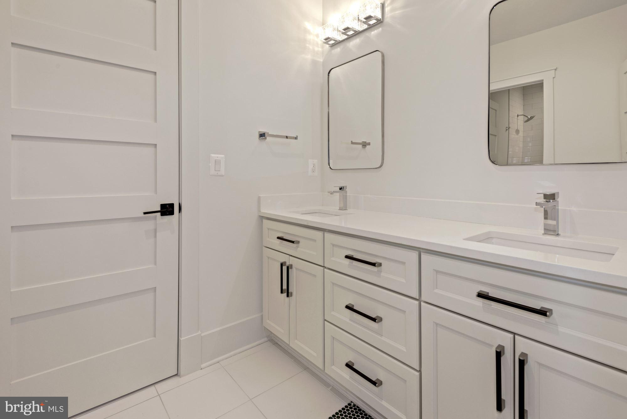 GOLF CLUB MANOR - Residential