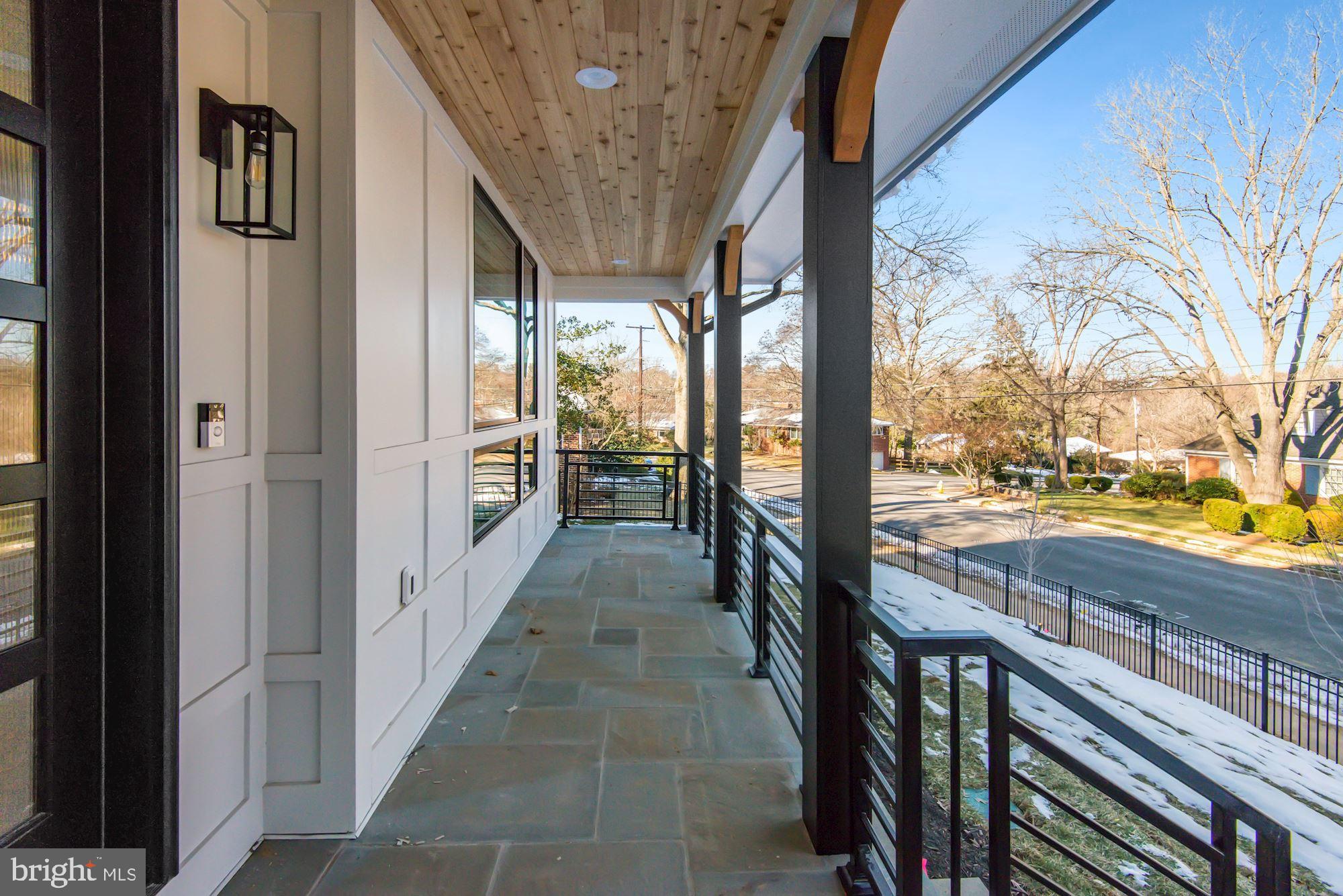 GOLF CLUB MANOR - Residential