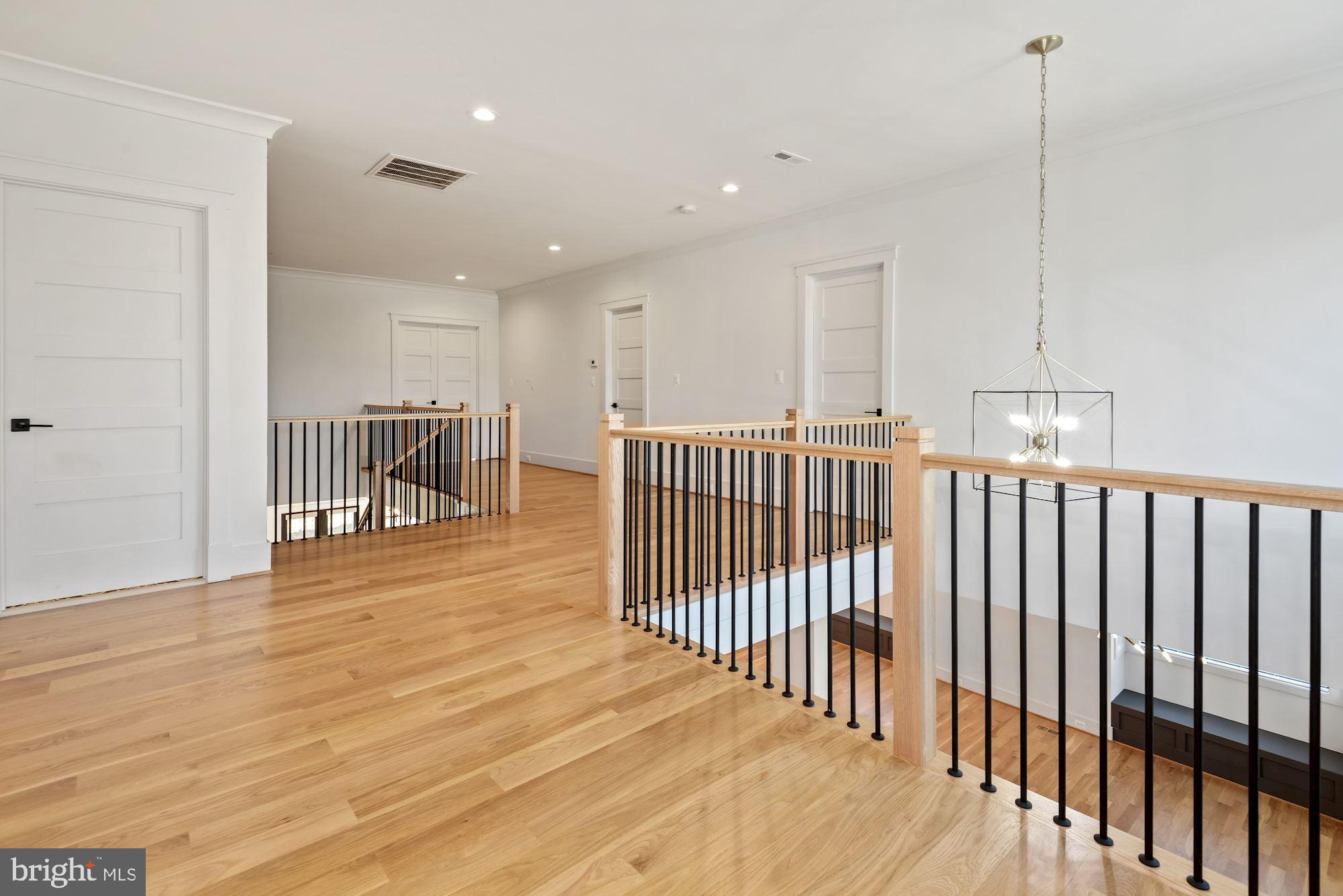 GOLF CLUB MANOR - Residential