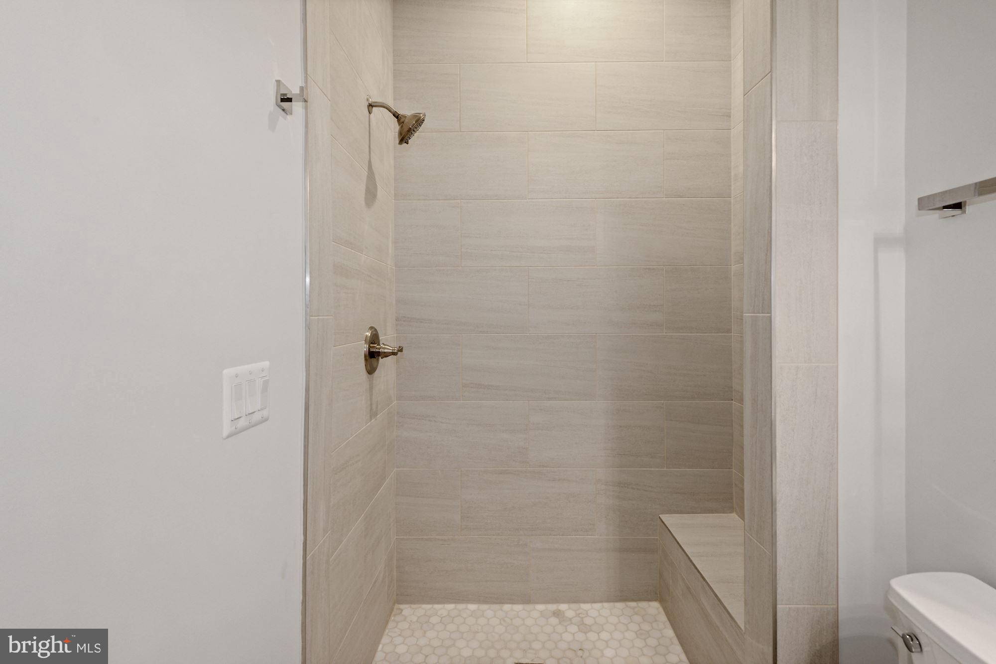 GOLF CLUB MANOR - Residential