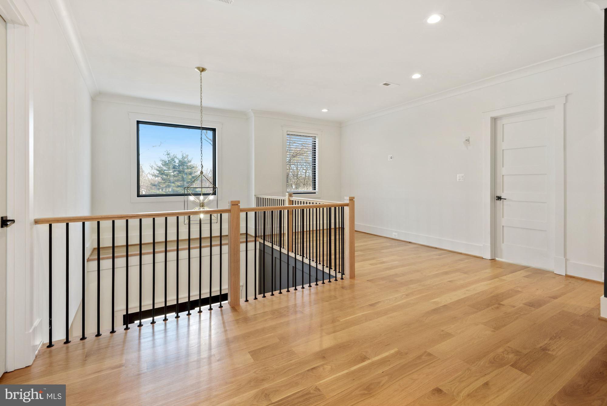 GOLF CLUB MANOR - Residential