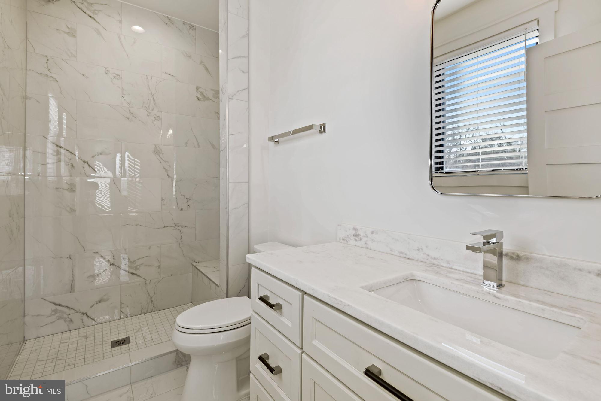 GOLF CLUB MANOR - Residential