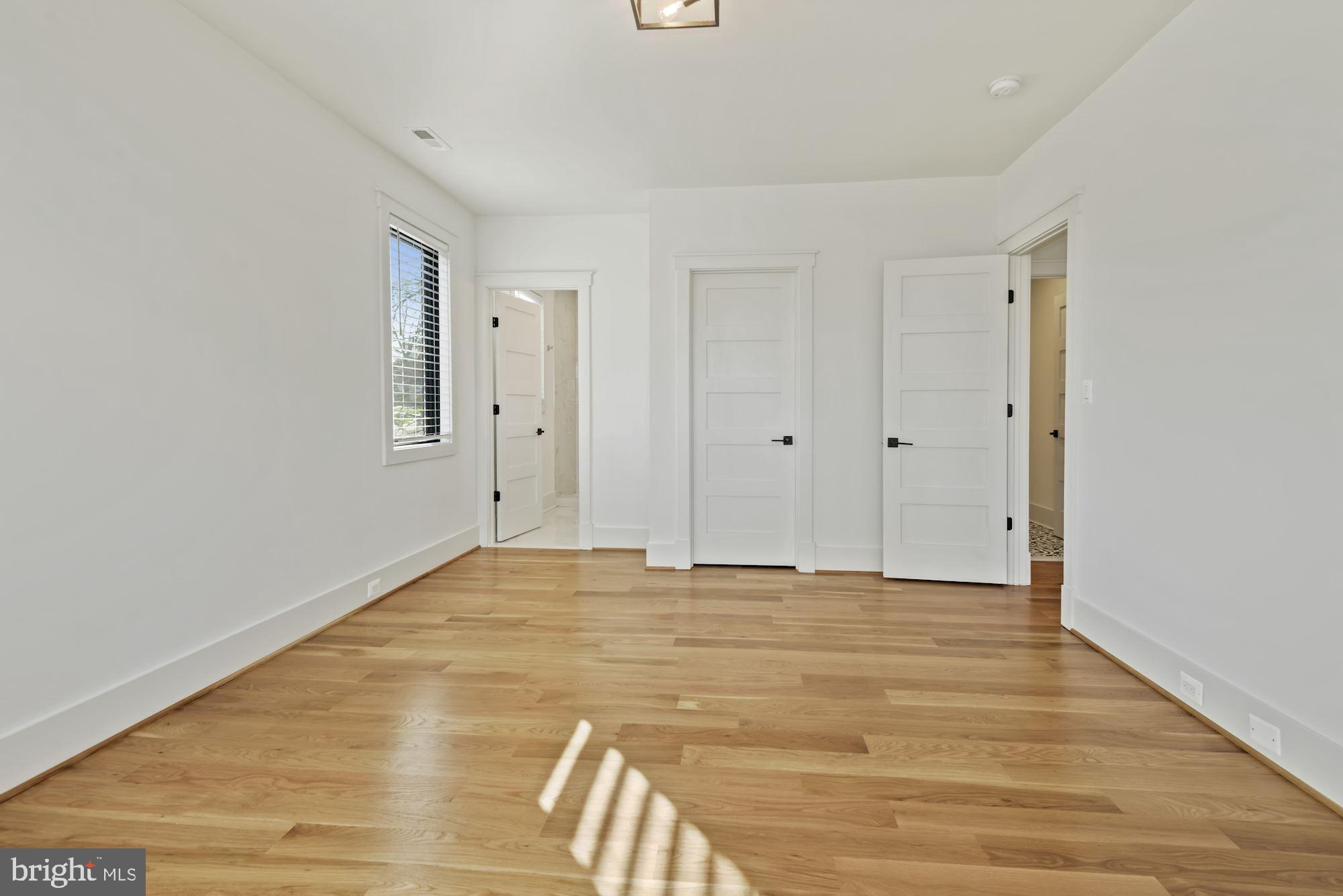 GOLF CLUB MANOR - Residential