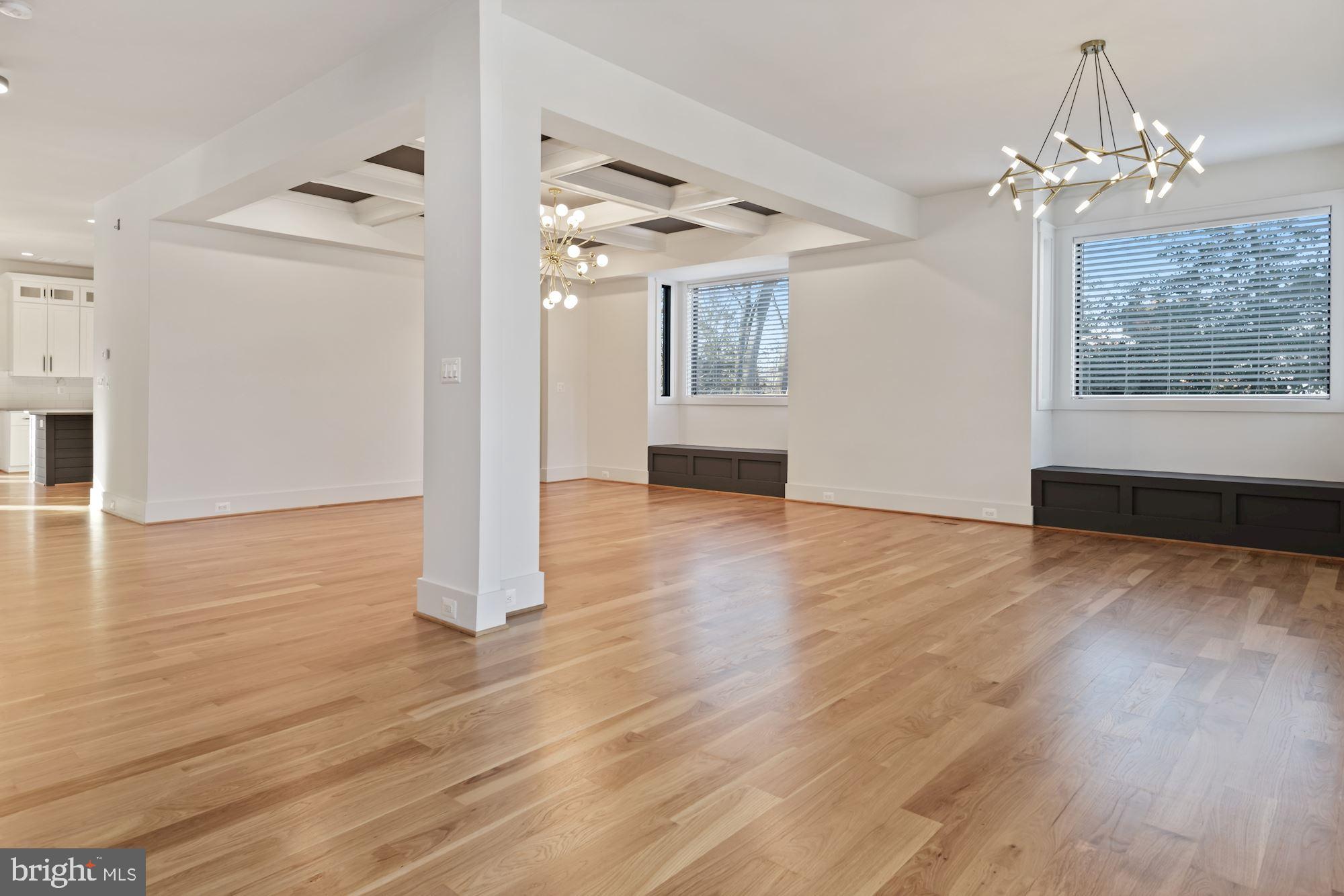 GOLF CLUB MANOR - Residential