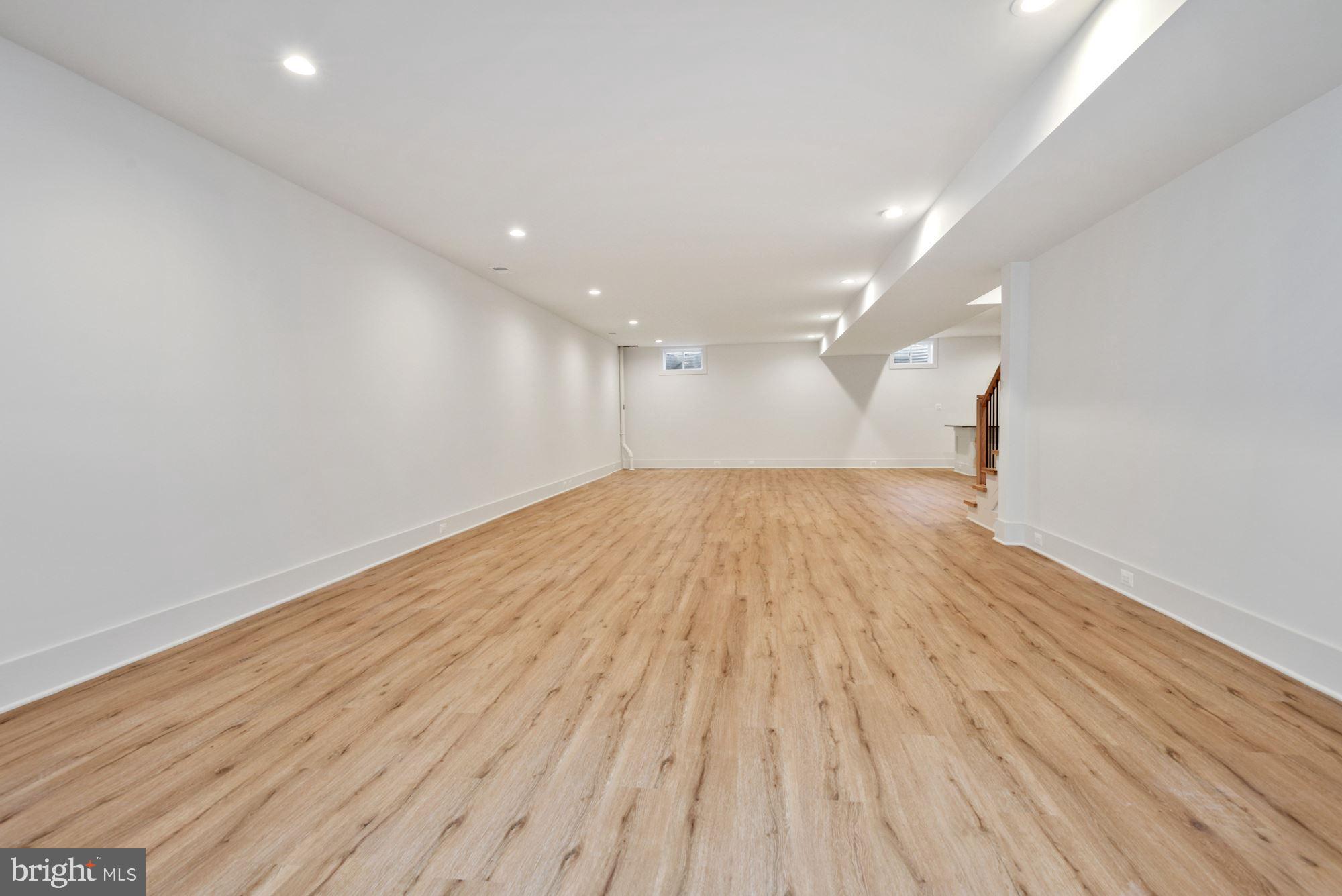 GOLF CLUB MANOR - Residential