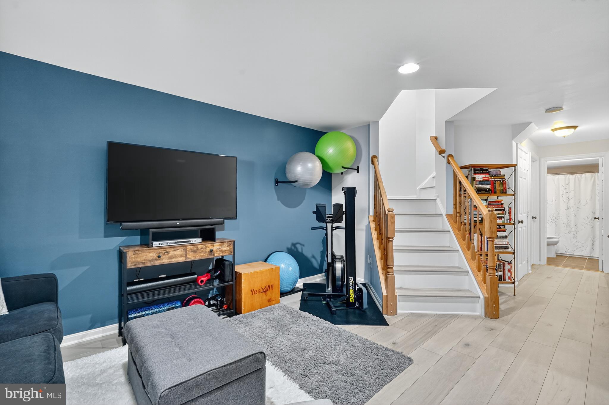 TURNBERRY MEWS - Residential