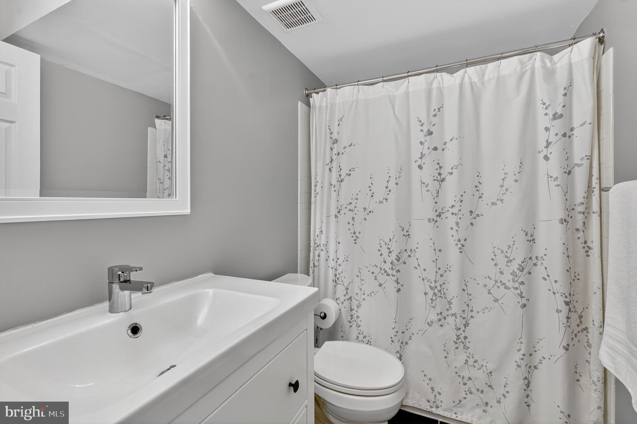 TURNBERRY MEWS - Residential