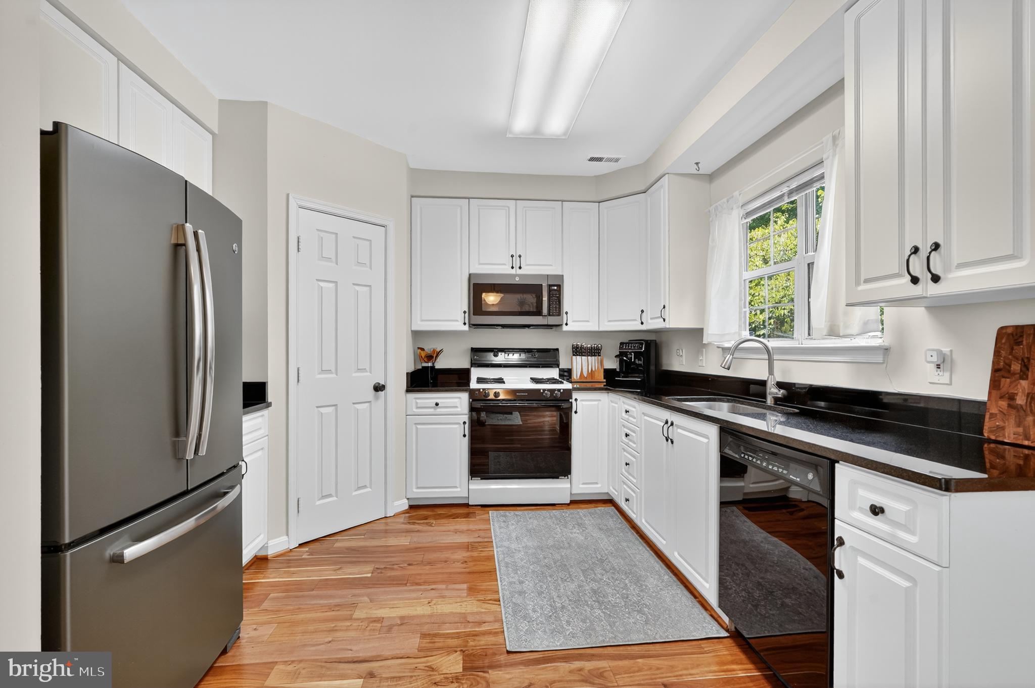 TURNBERRY MEWS - Residential