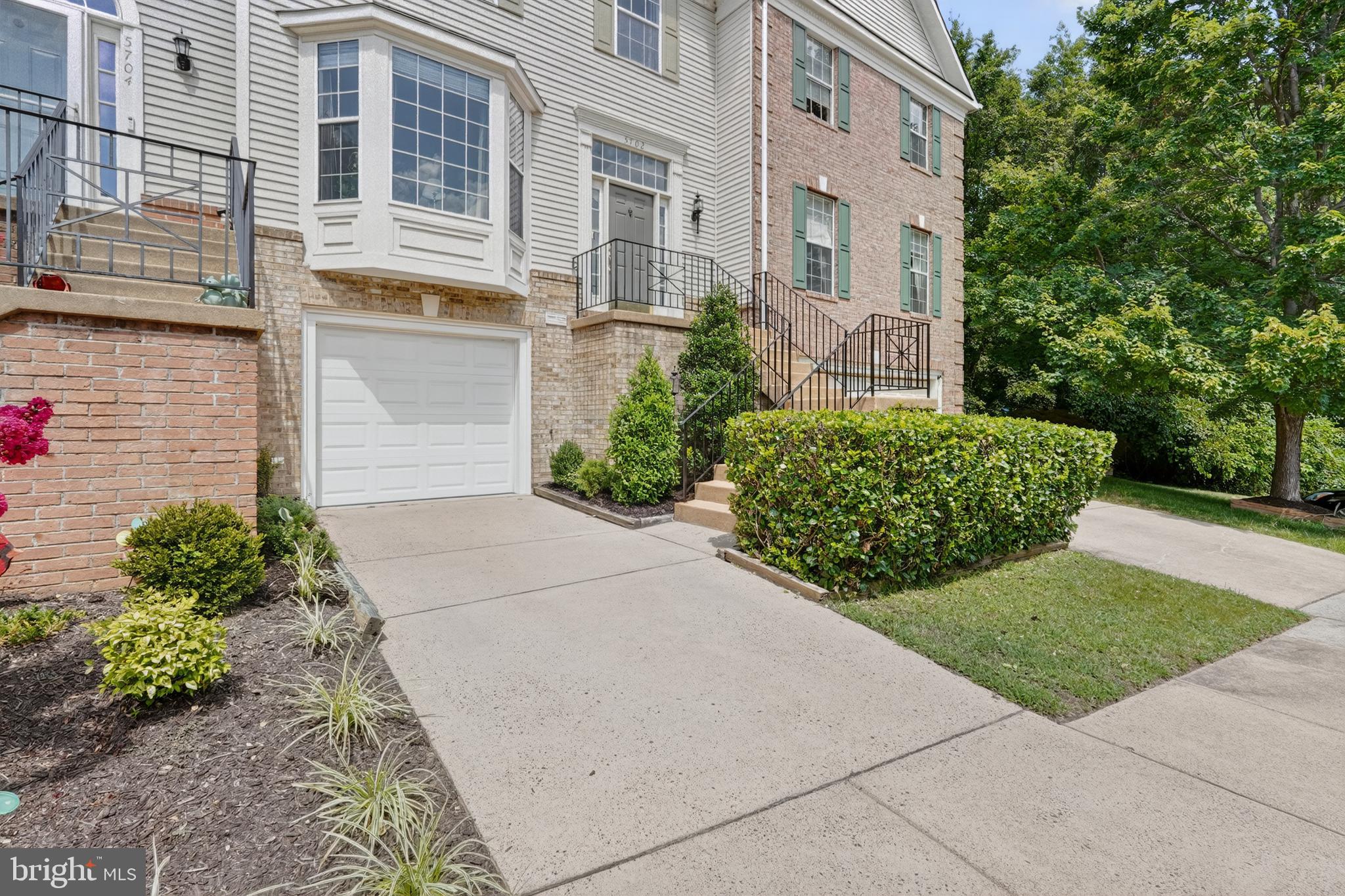 TURNBERRY MEWS - Residential