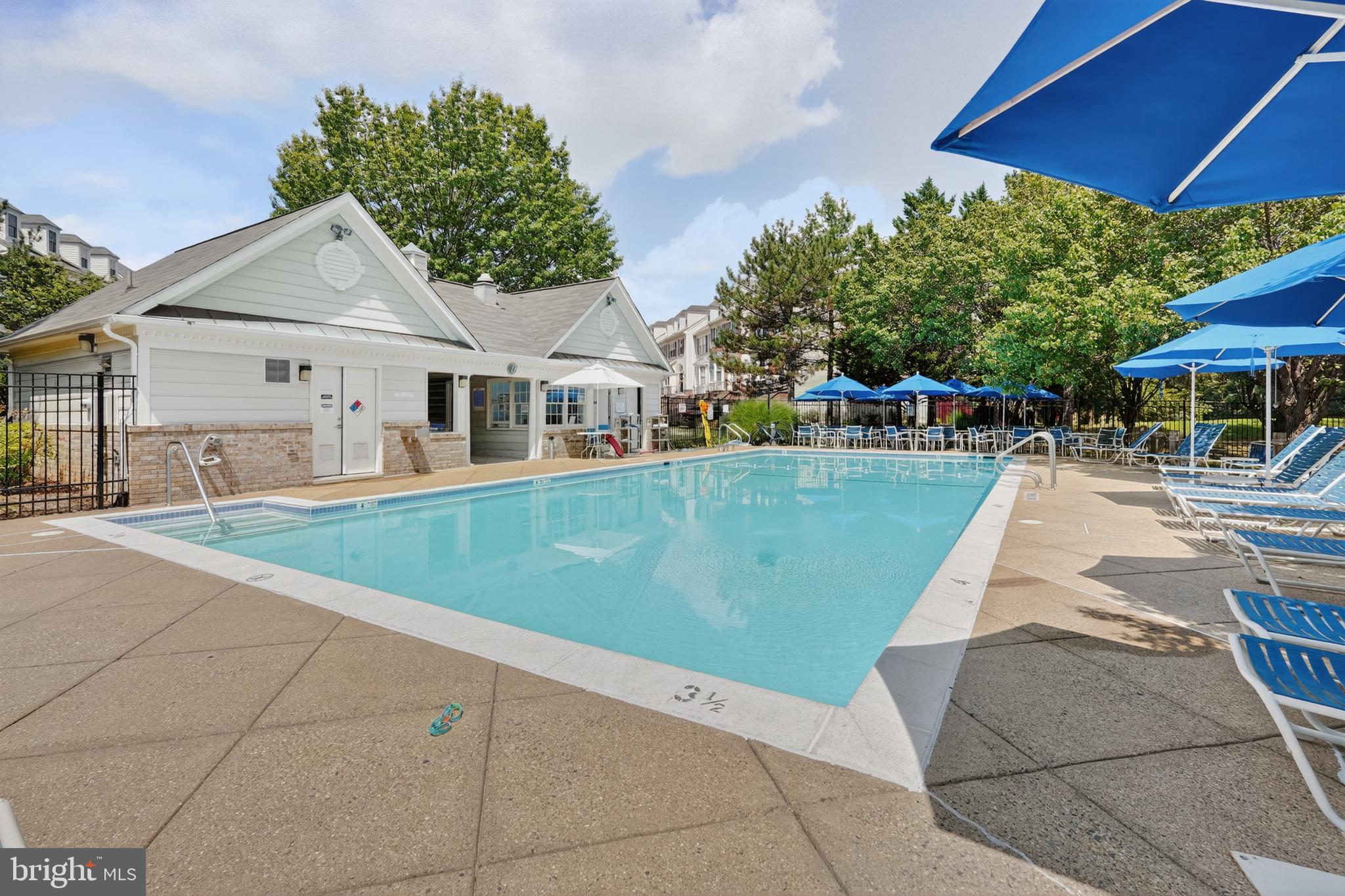 TURNBERRY MEWS - Residential