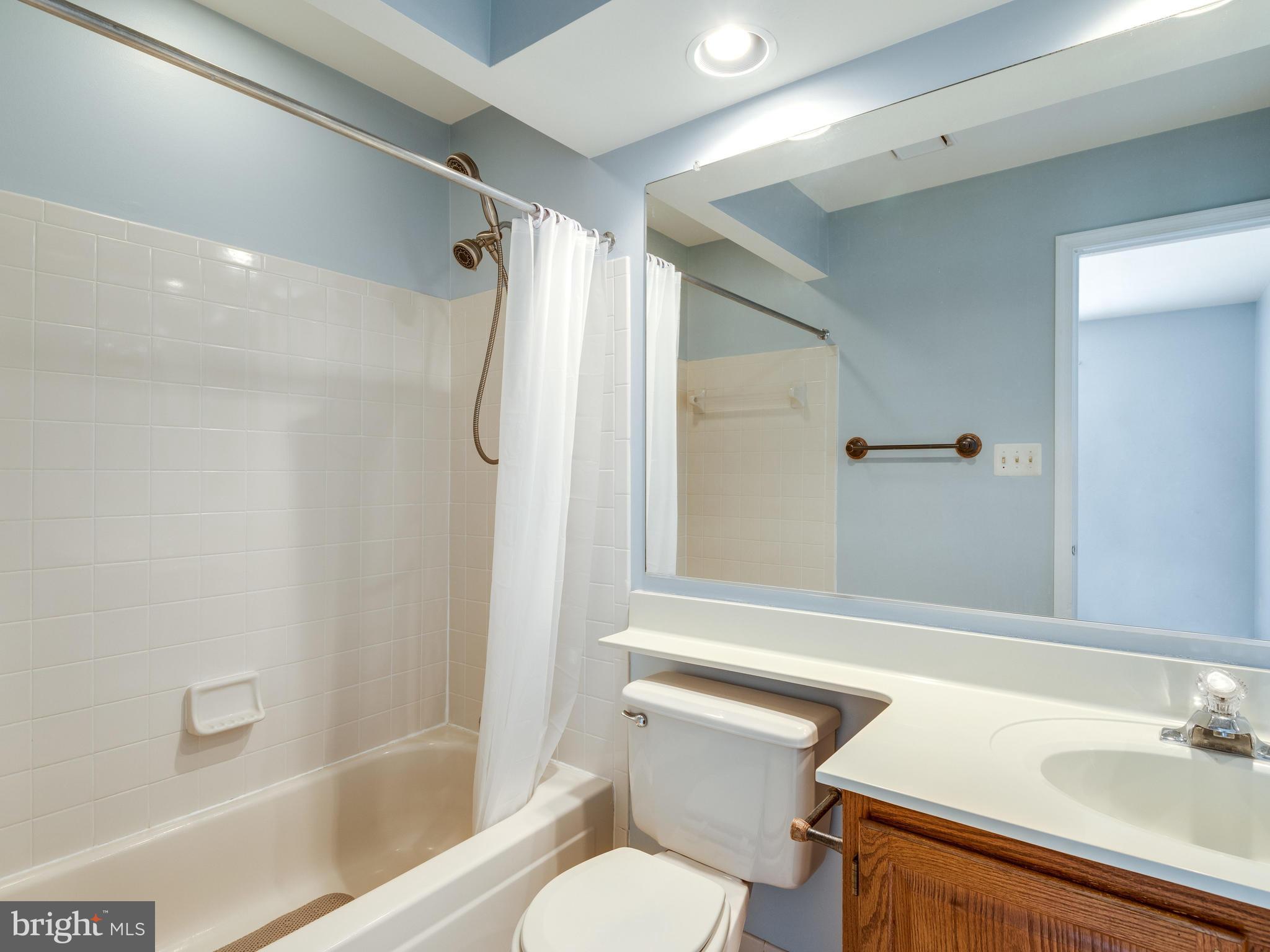 ASHBURN VILLAGE - Residential