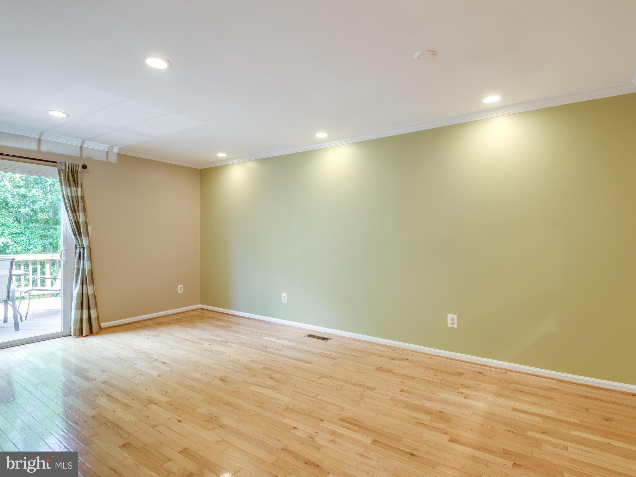 ASHBURN VILLAGE - Residential