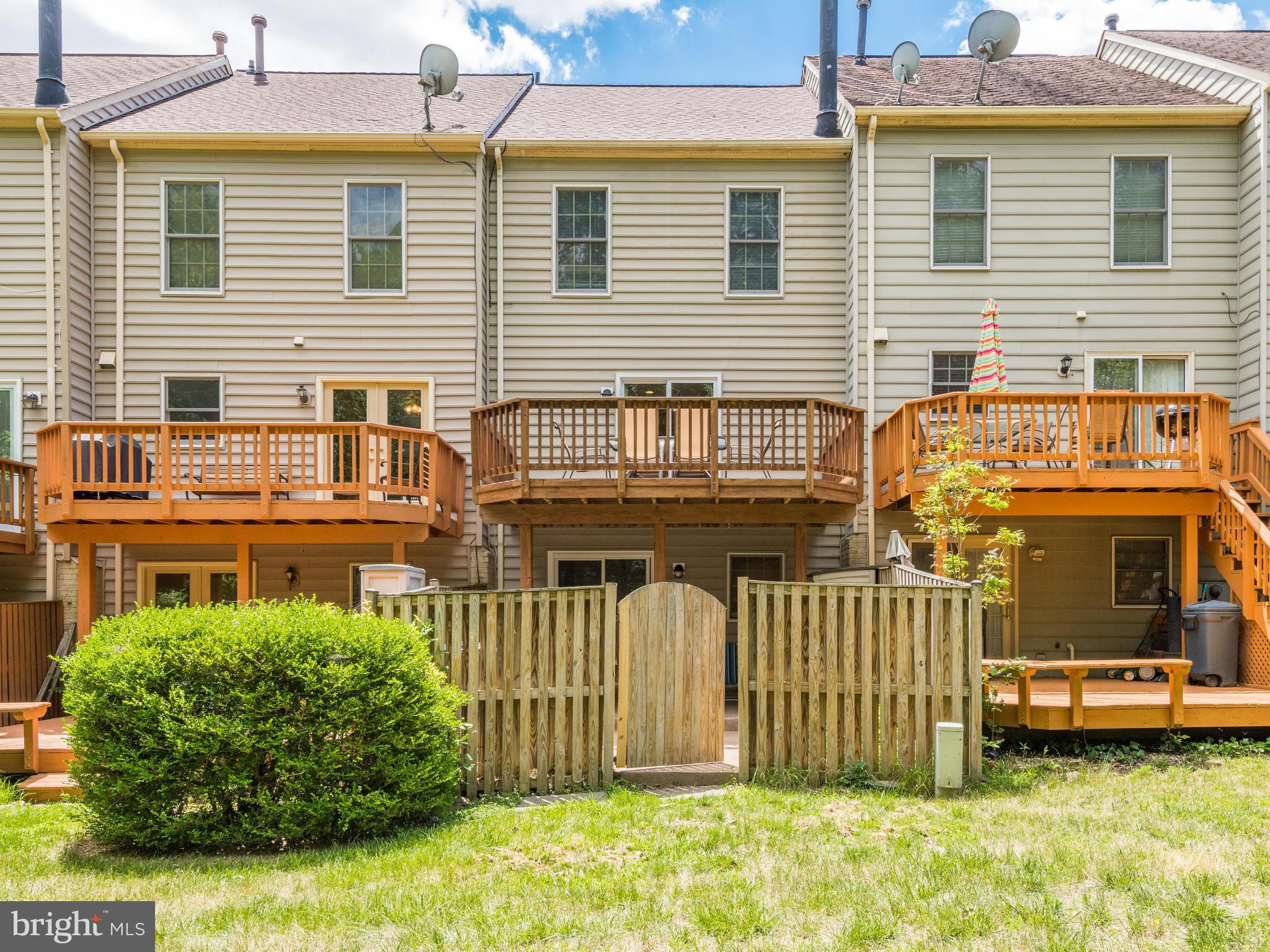 ASHBURN VILLAGE - Residential