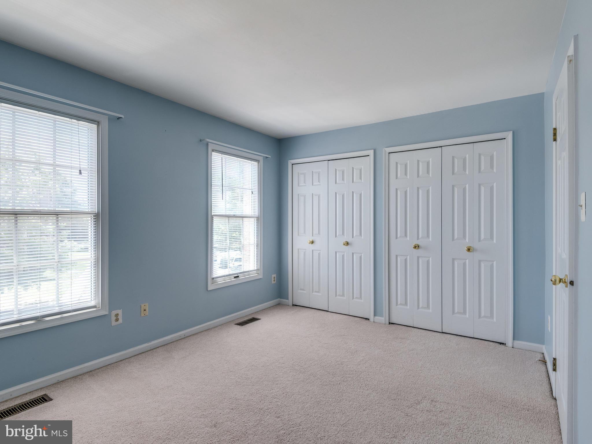 ASHBURN VILLAGE - Residential