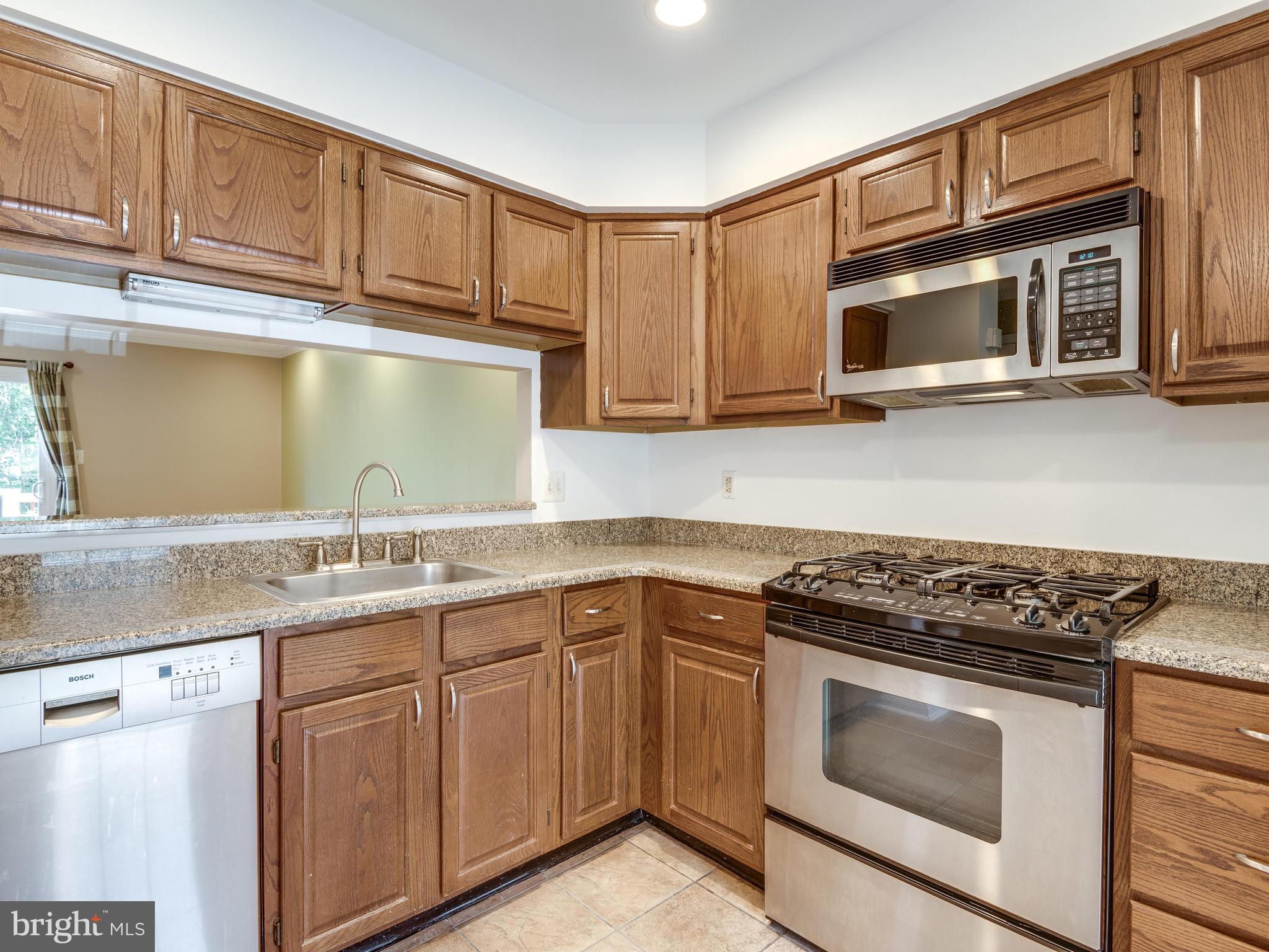 ASHBURN VILLAGE - Residential