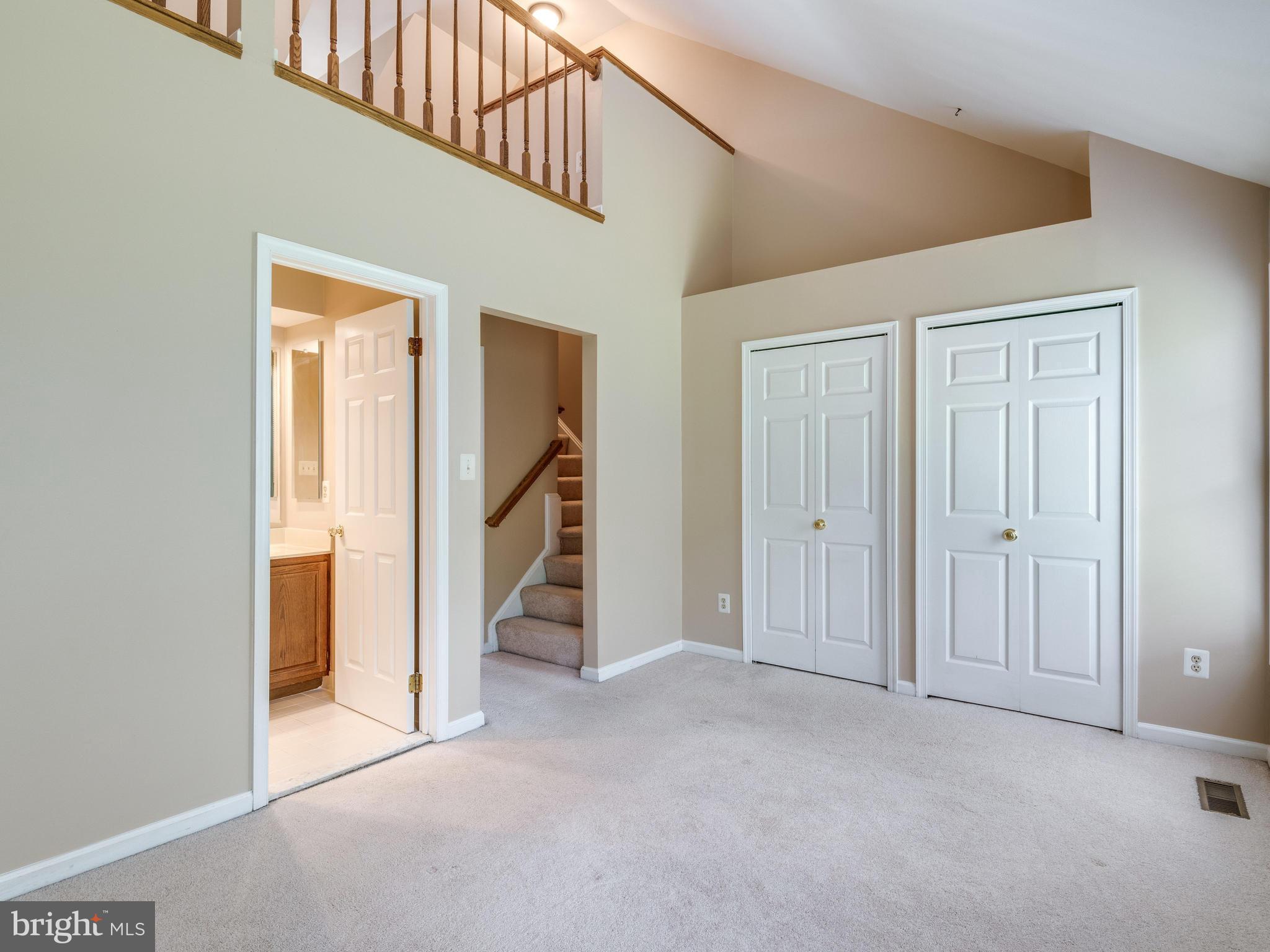 ASHBURN VILLAGE - Residential