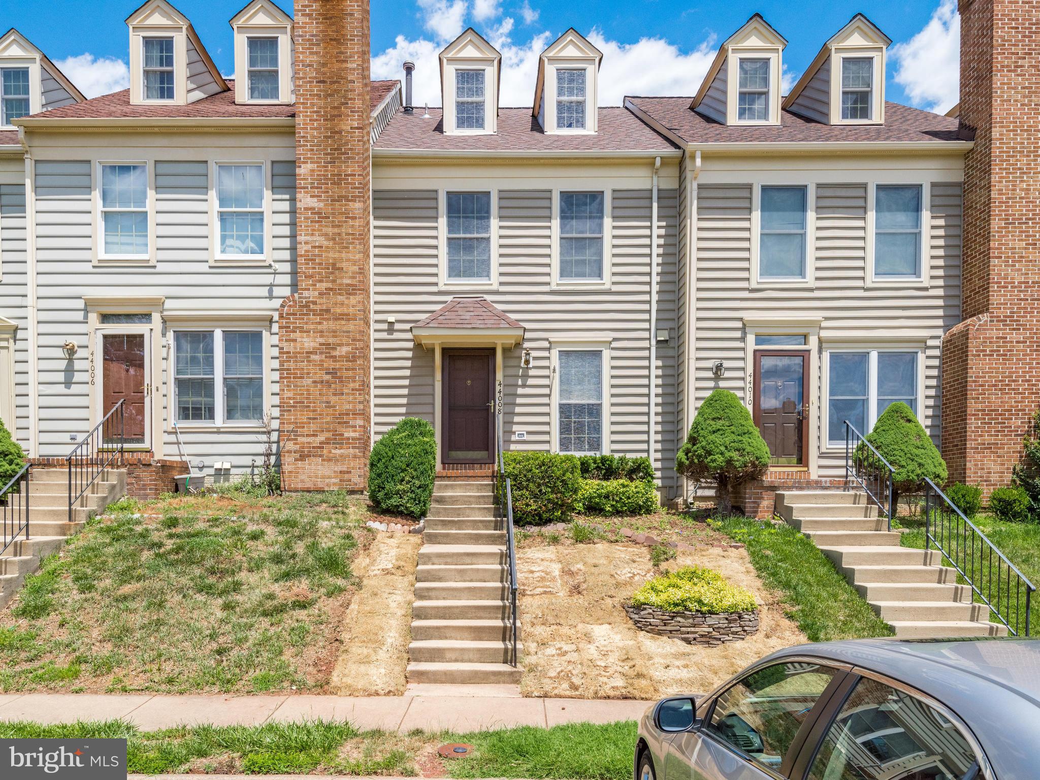 ASHBURN VILLAGE - Residential