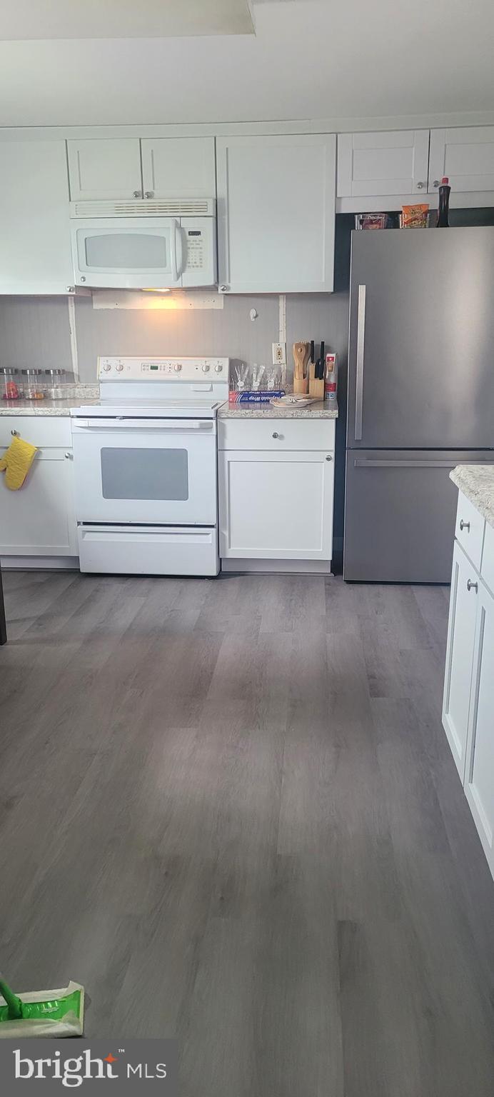 312/314 W CHESAPEAKE AVENUE