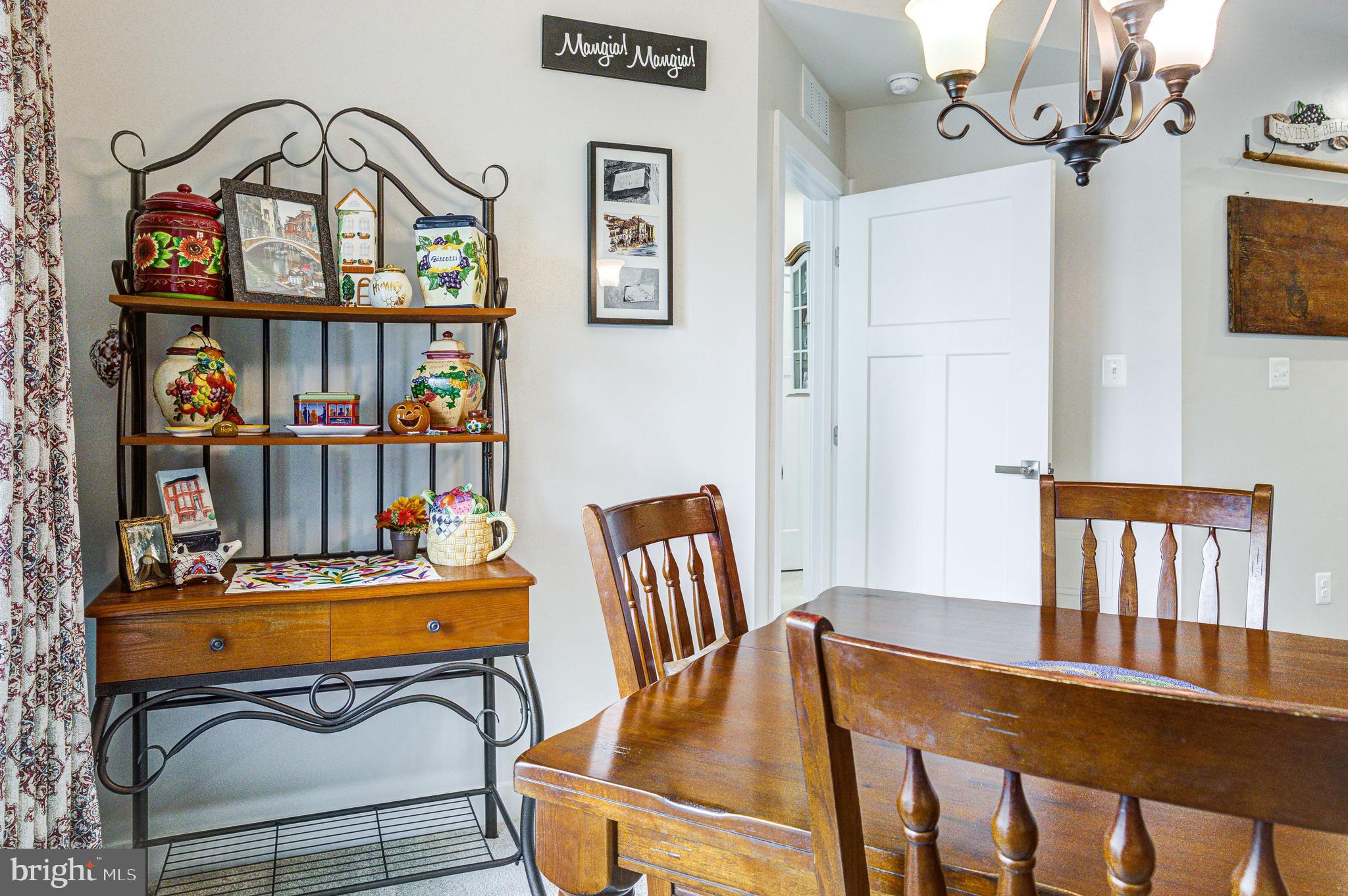 LAKE LINGANORE TOWN CENTER - Residential